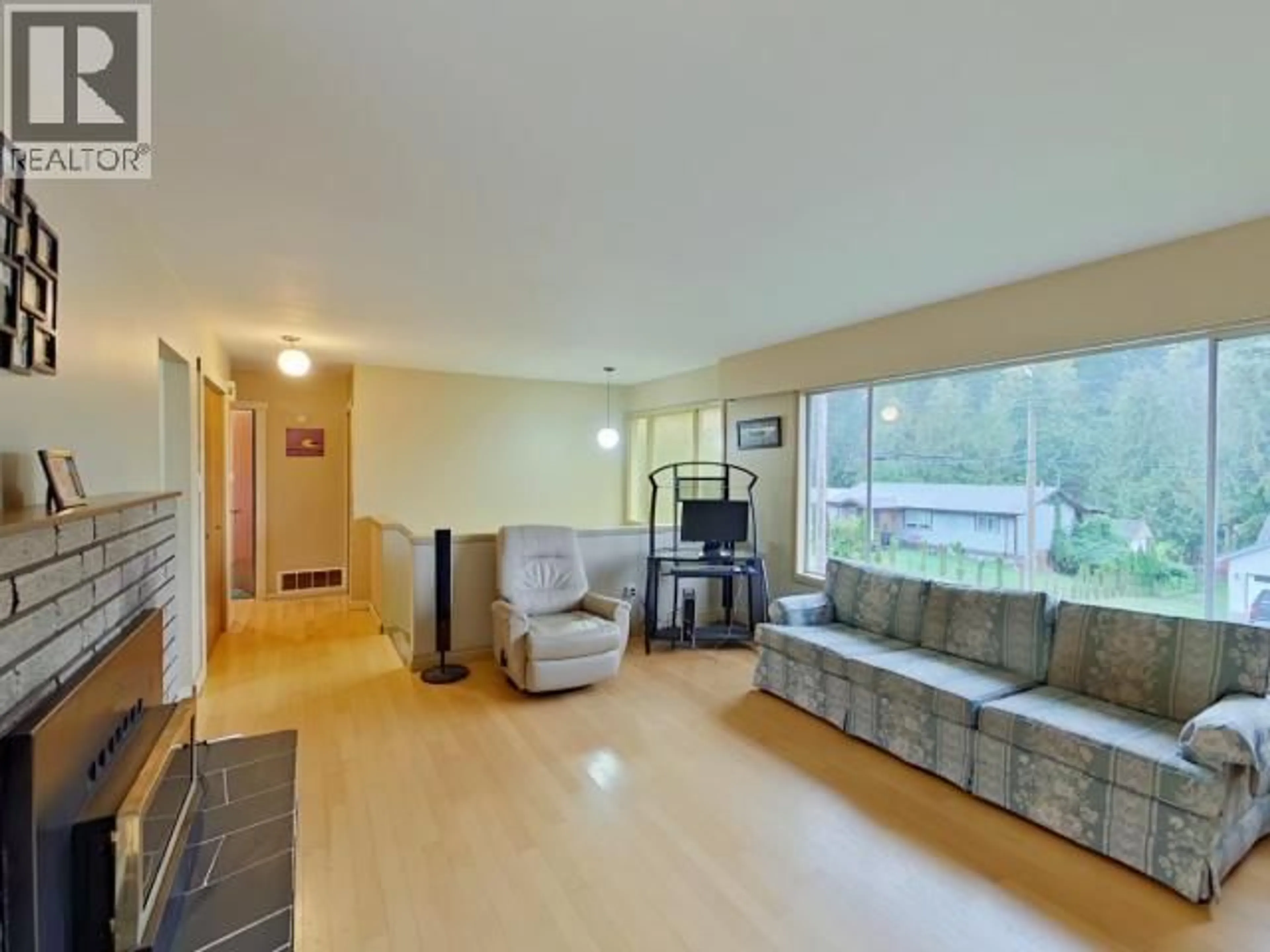 Living room with furniture, unknown for 4600 REDONDA AVE, Powell River British Columbia V8A3H4