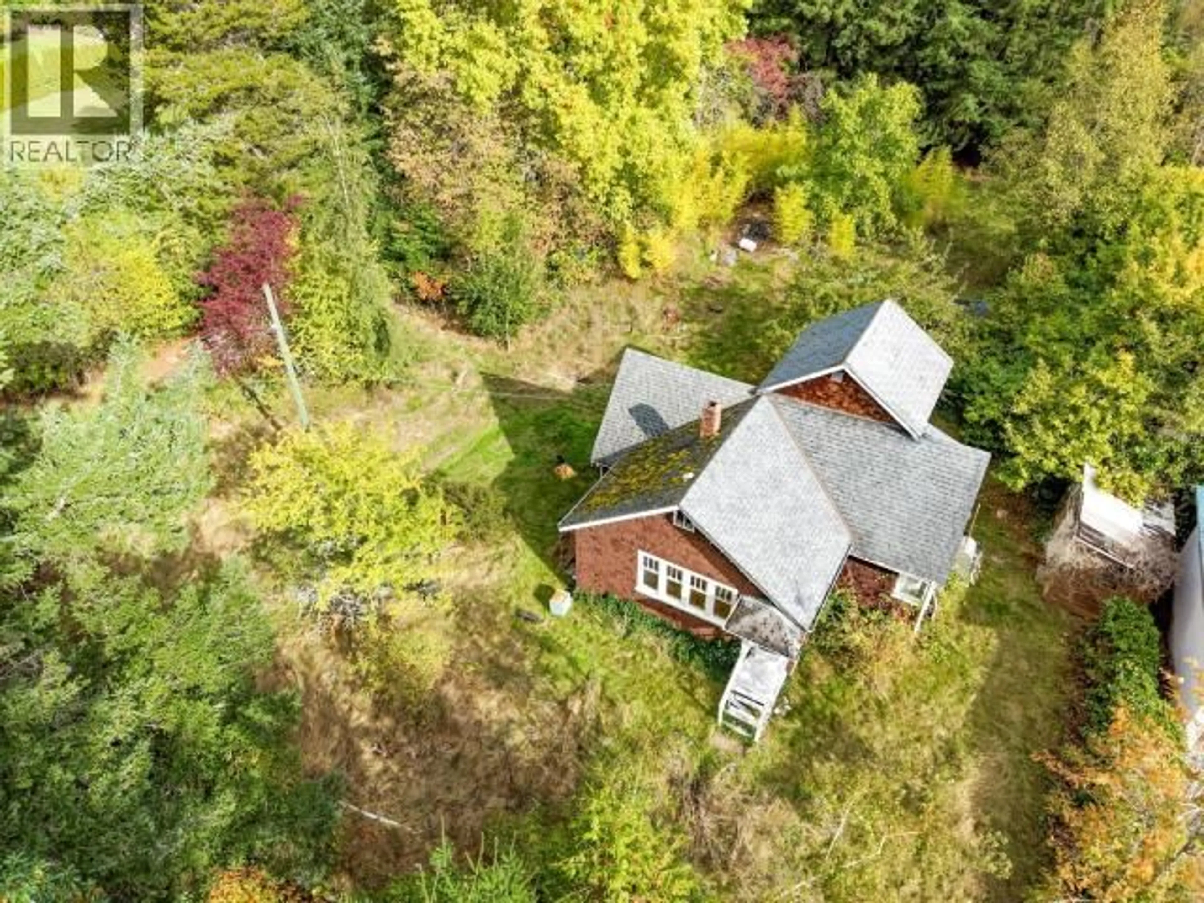 A pic from outside/outdoor area/front of a property/back of a property/a pic from drone, unknown for 6338 JONCAS PLACE, Powell River British Columbia