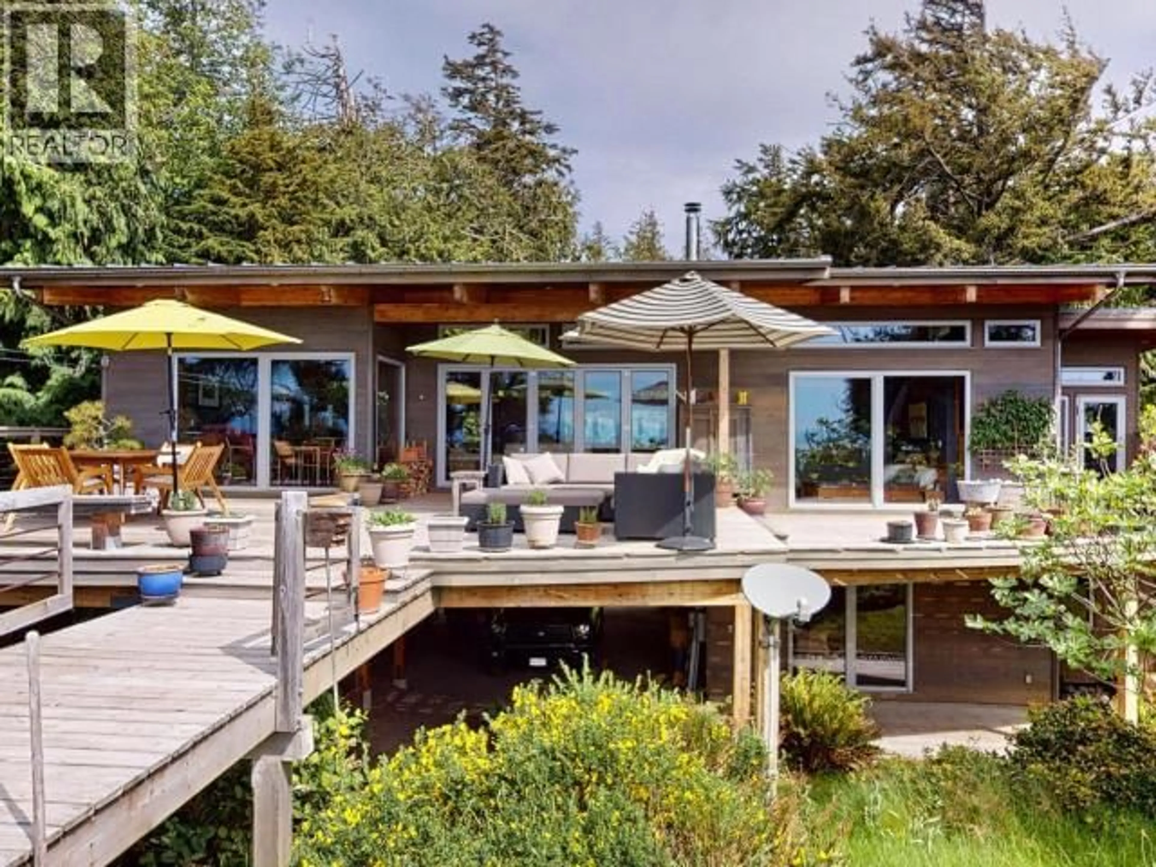 Patio, water/lake/river/ocean view for 1628 VANCOUVER BLVD, Savary Island British Columbia