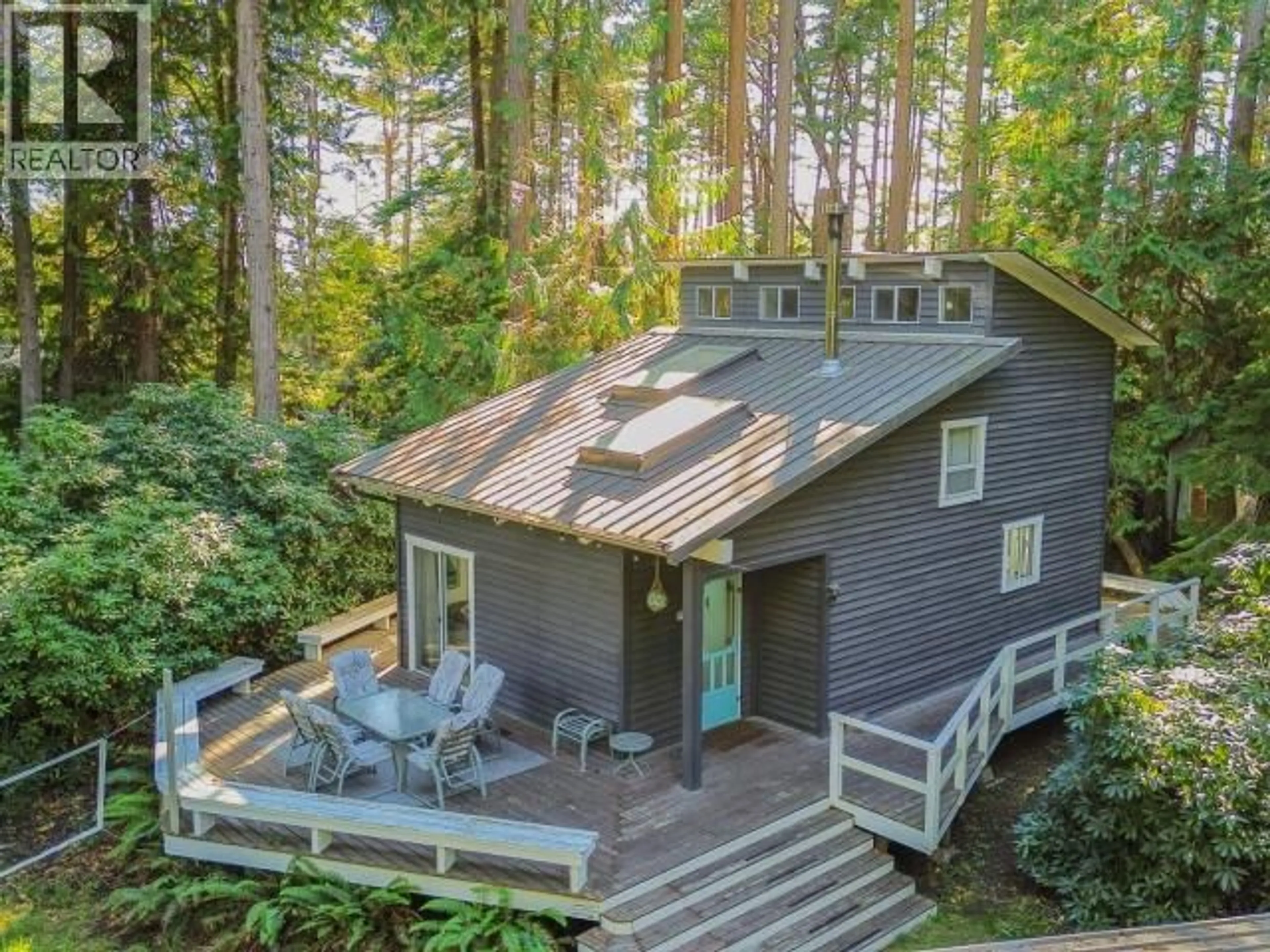 A pic from outside/outdoor area/front of a property/back of a property/a pic from drone, forest/trees view for 2742 VANCOUVER BLVD, Savary Island British Columbia V0N2G0