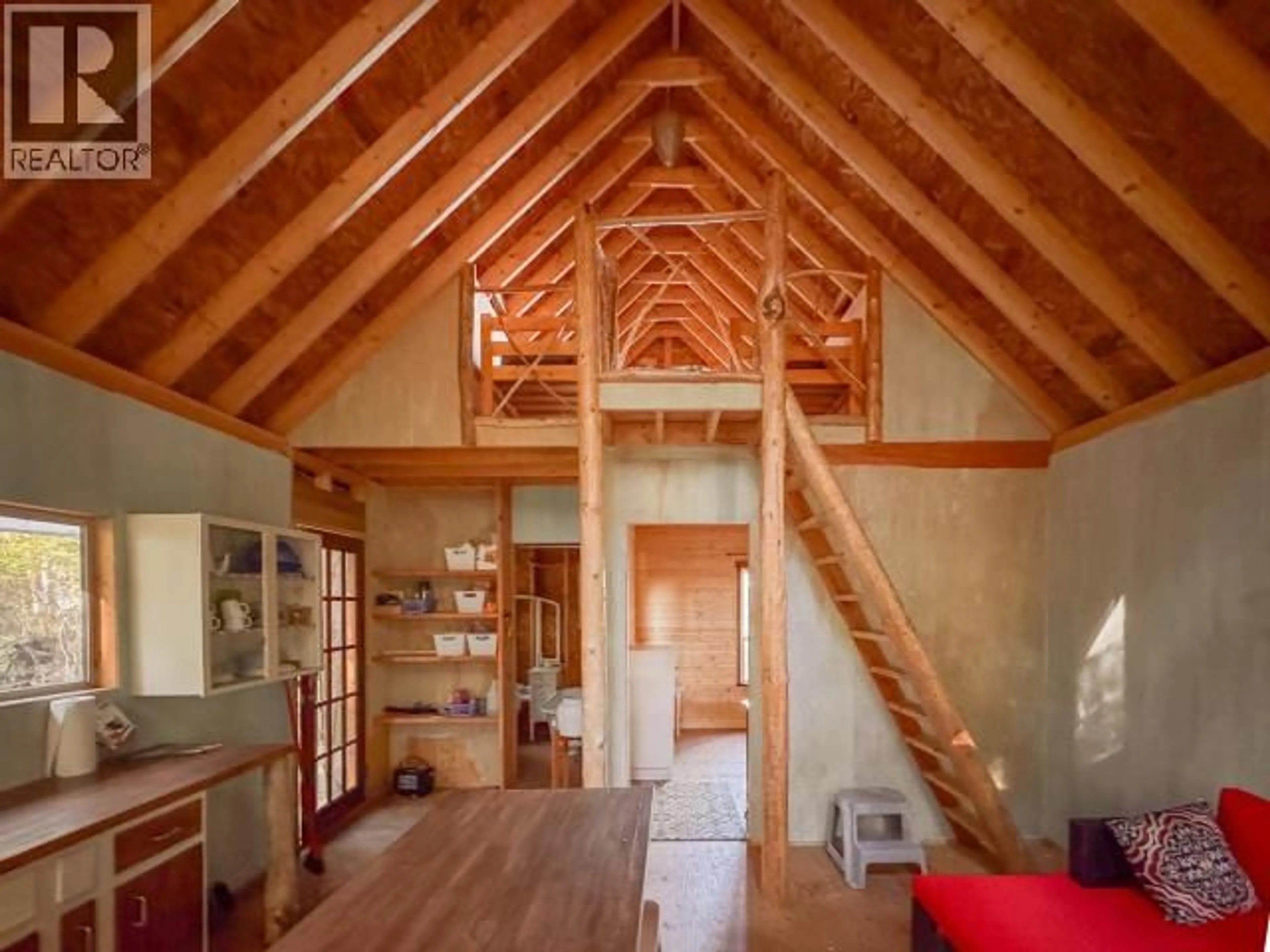 Indoor foyer for 1785 VANCOUVER BLVD, Savary Island British Columbia V0N2G0