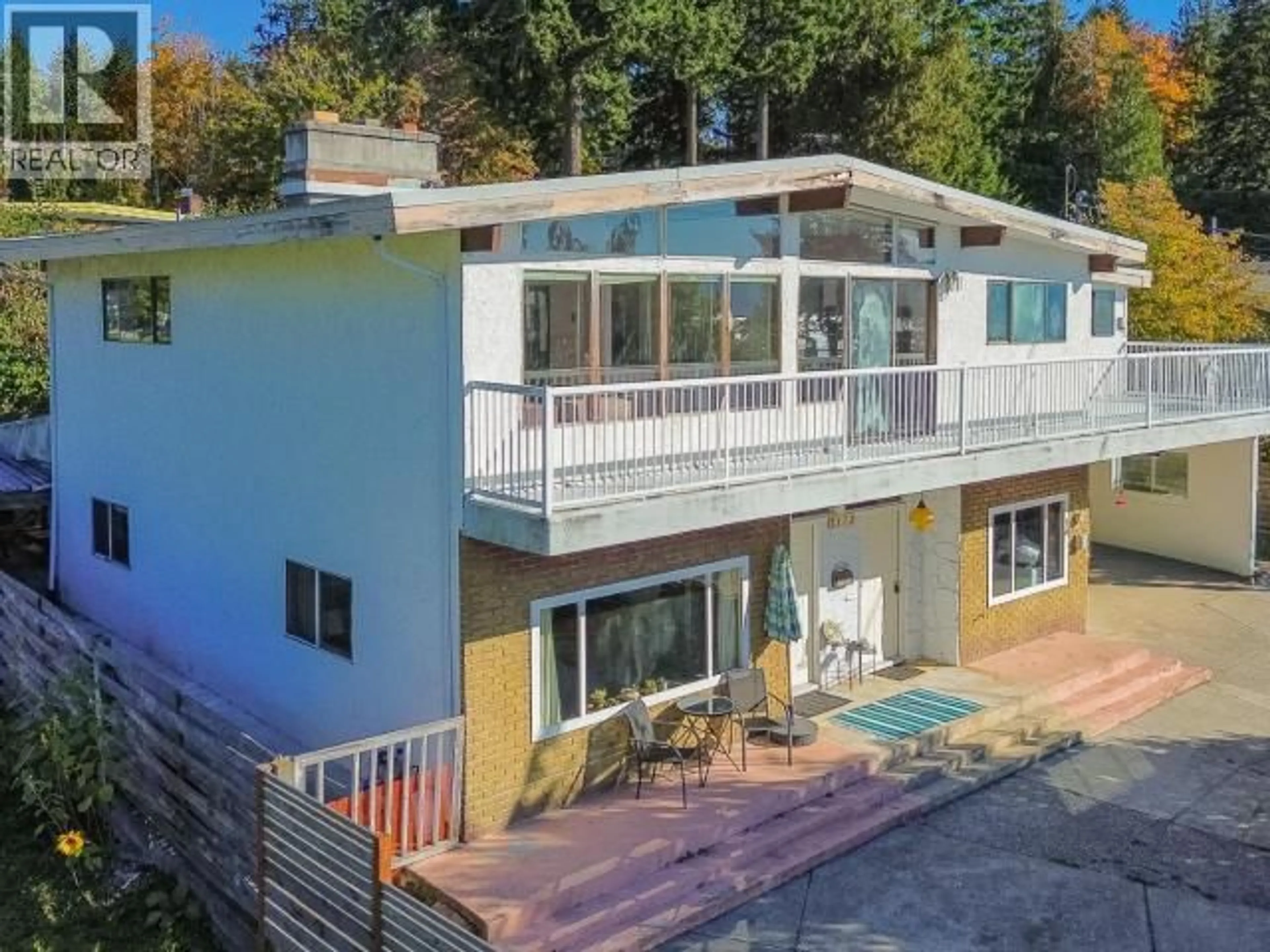 A pic from outside/outdoor area/front of a property/back of a property/a pic from drone, unknown for 7173 WESTMINSTER STREET, Powell River British Columbia V8A1C7