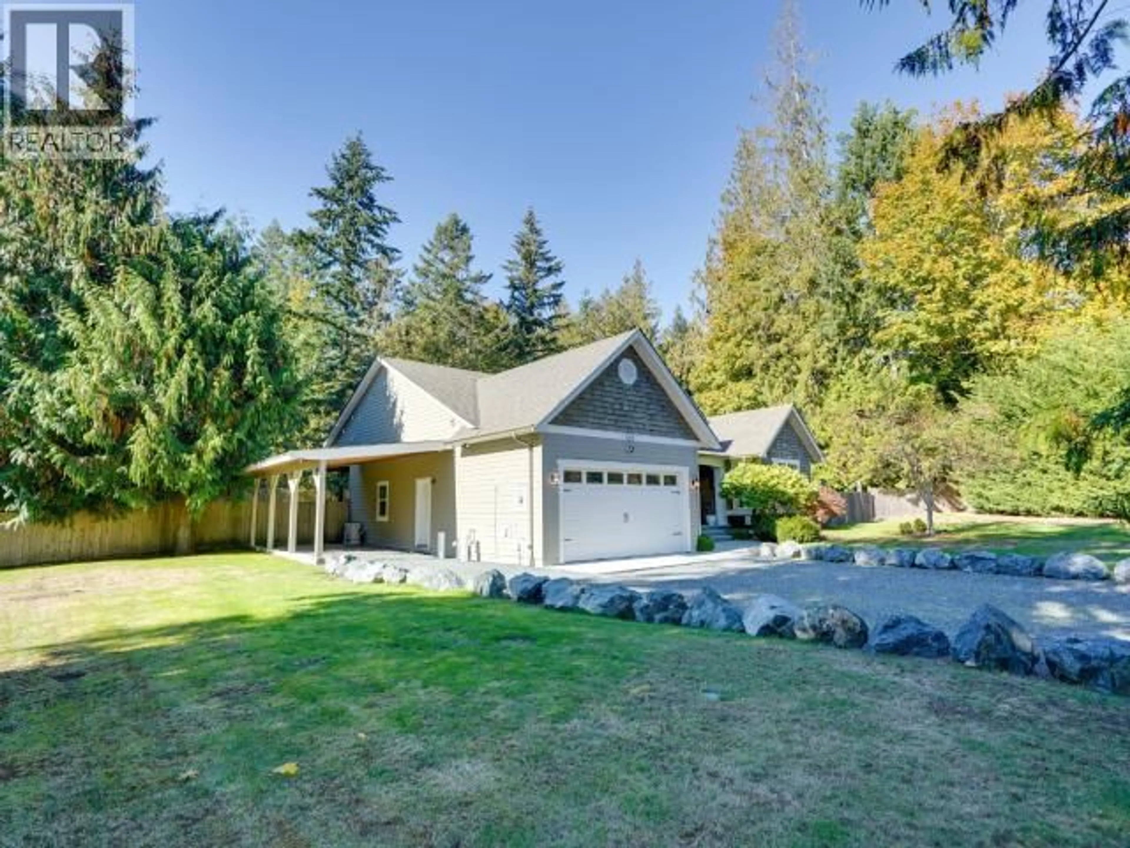 Home with vinyl exterior material, unknown for 3265 BUTLER RD, Powell River British Columbia V8A0R9