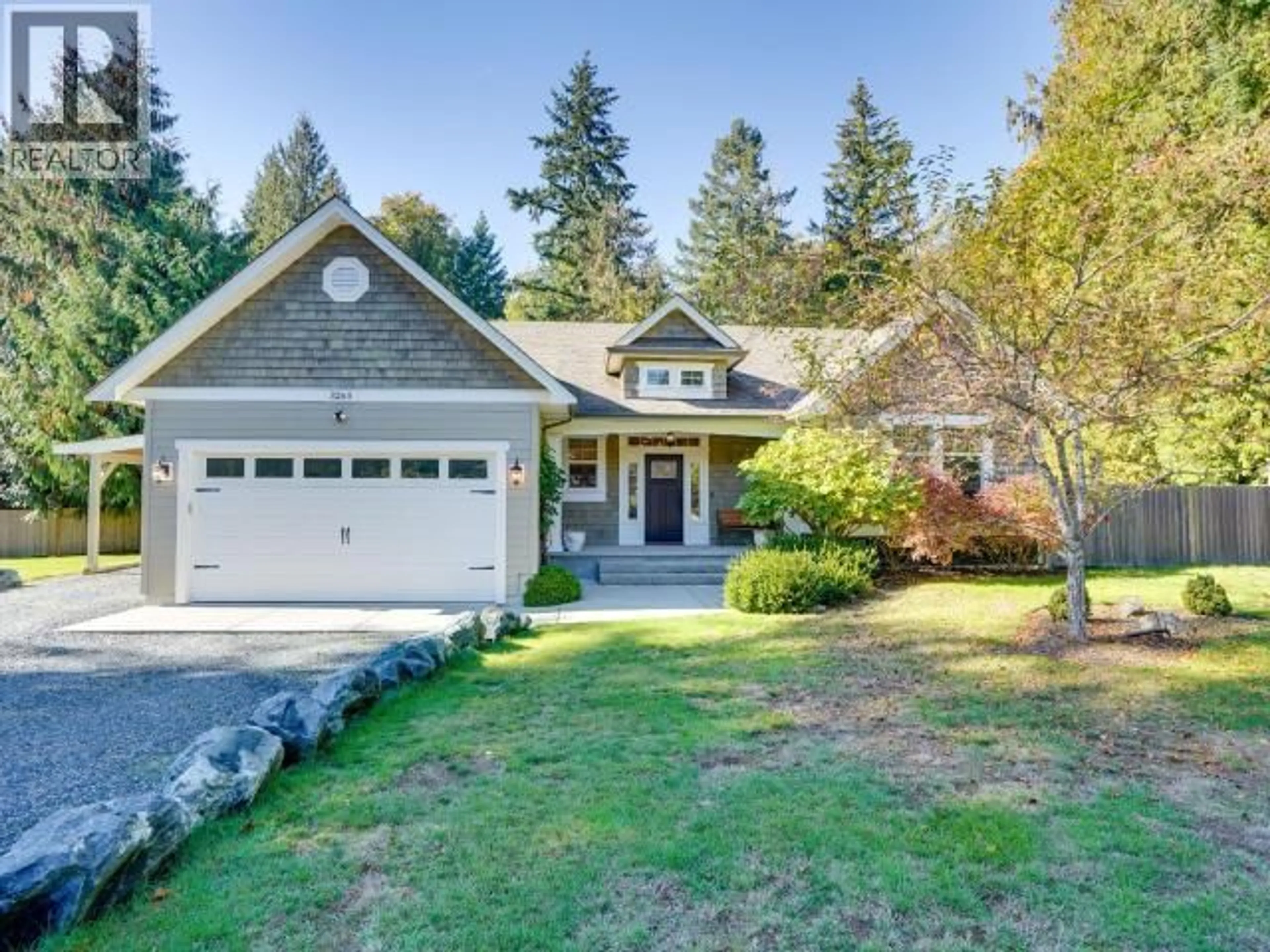 Home with vinyl exterior material, street for 3265 BUTLER RD, Powell River British Columbia V8A0R9