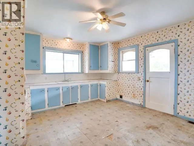 5358 EARL STREET, Texada Island 4