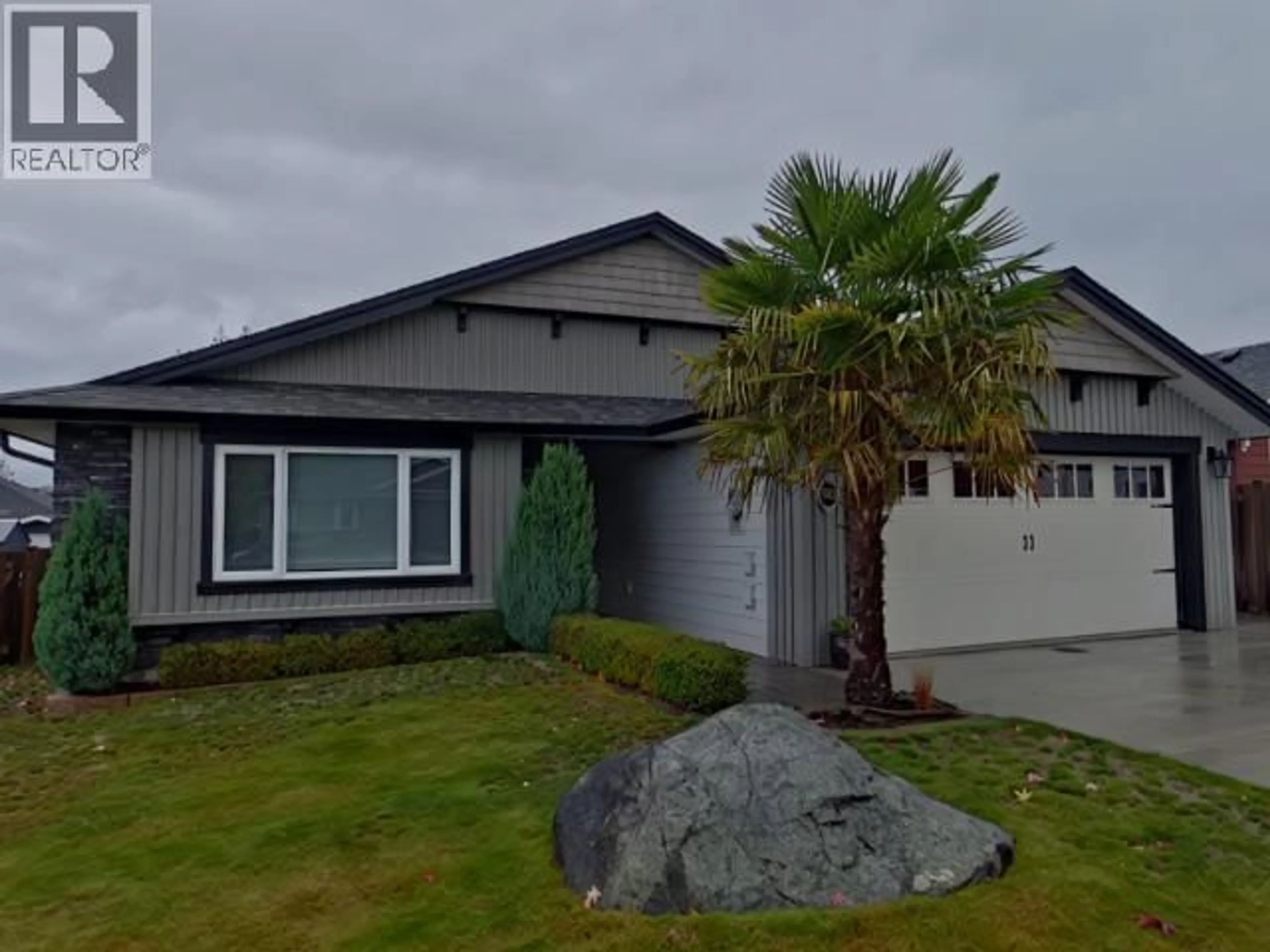 Home with vinyl exterior material, street for 7361 GLACIER STREET, Powell River British Columbia V8A5V2