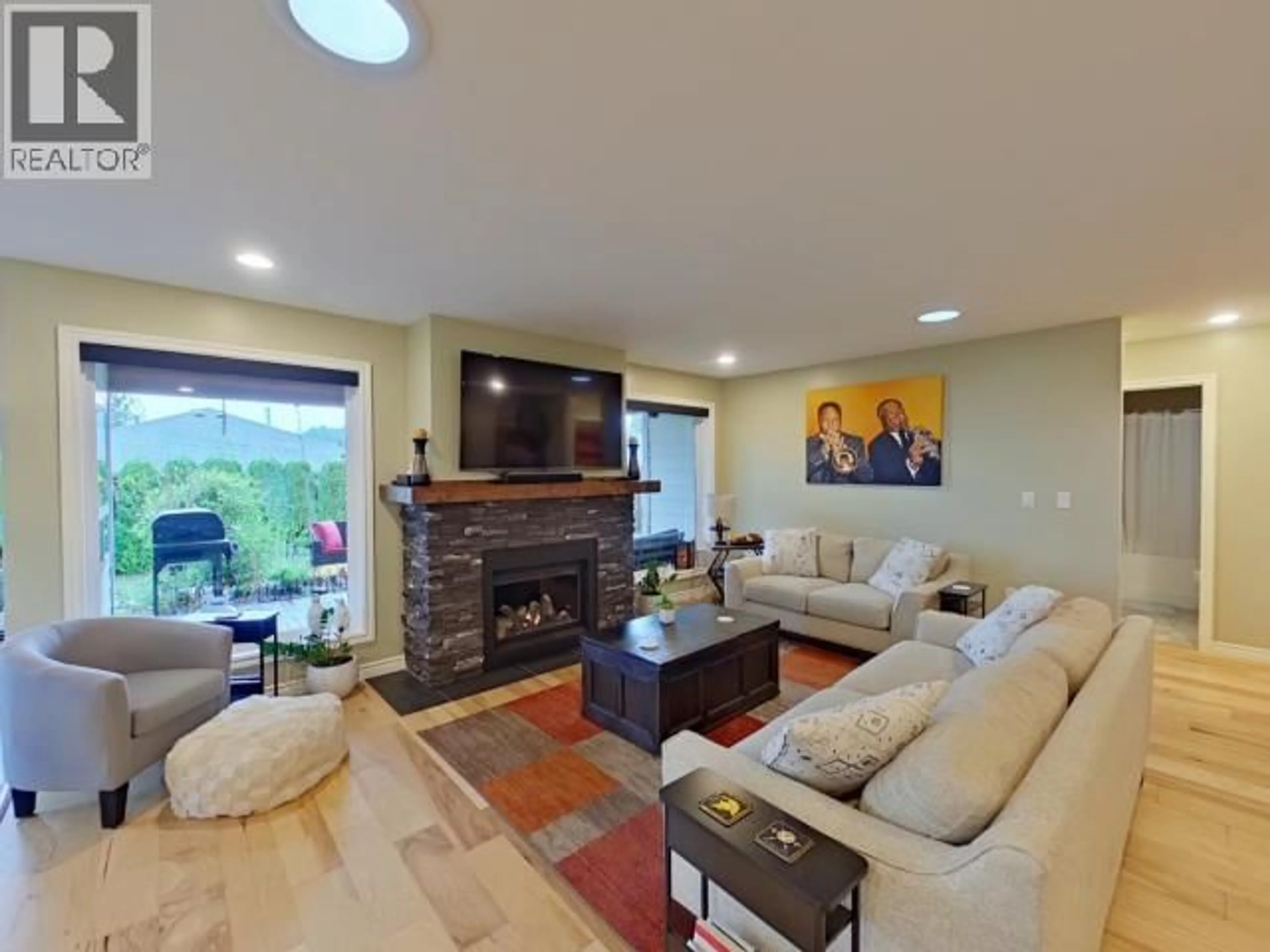 Living room with furniture, unknown for 7361 GLACIER STREET, Powell River British Columbia V8A5V2
