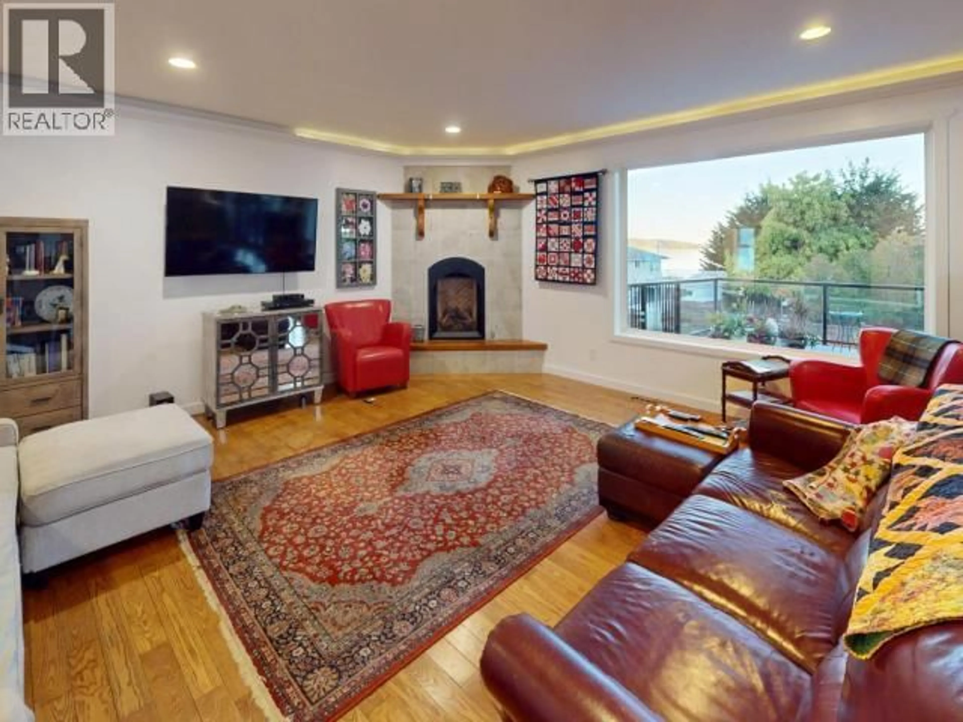 Living room with furniture, unknown for 4880 SANDERSON ALDER AVE, Texada Island British Columbia V0N3K0