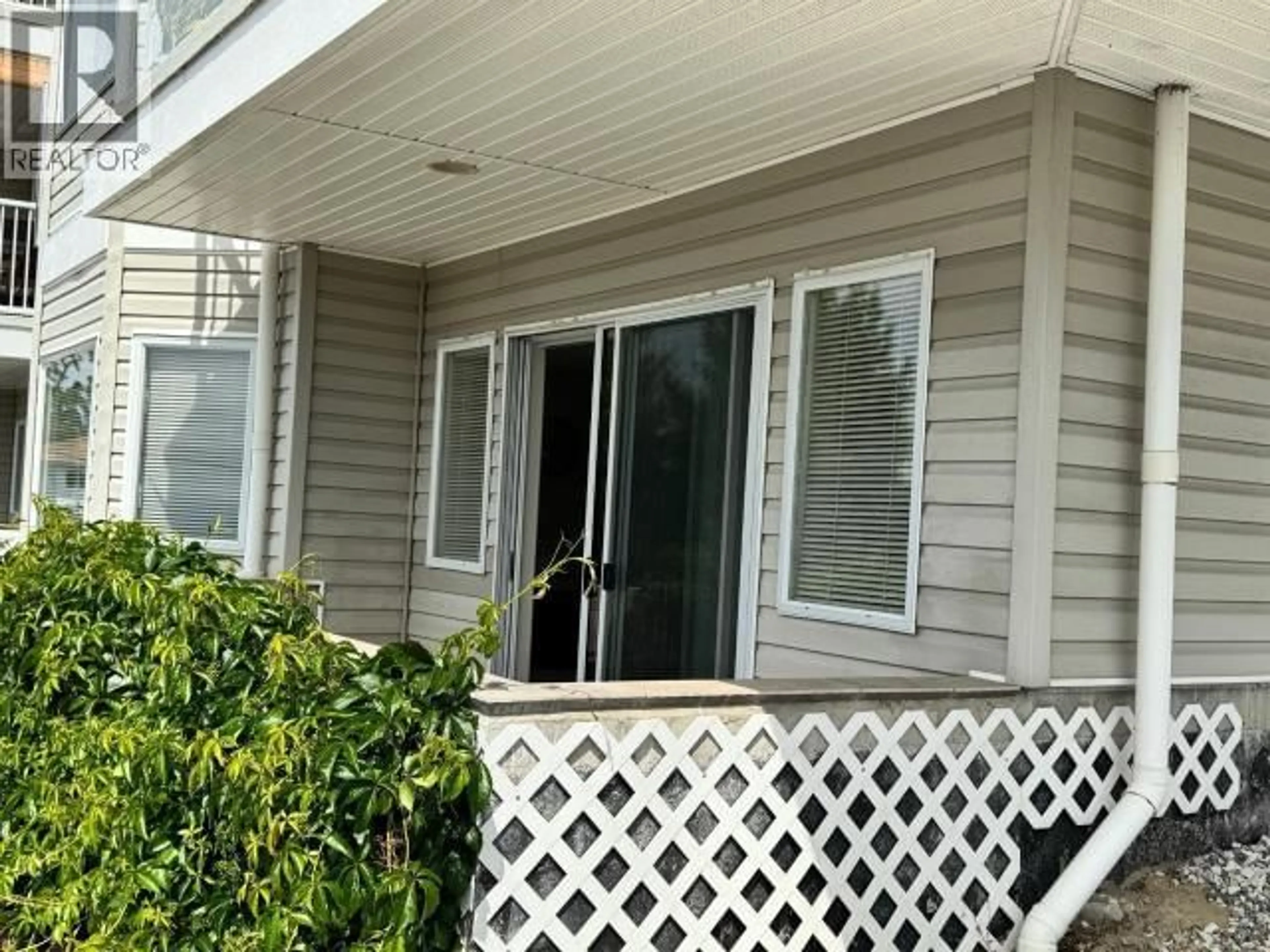 Home with vinyl exterior material, unknown for 104 - 6900 BURNABY STREET, Powell River British Columbia V8A5V3