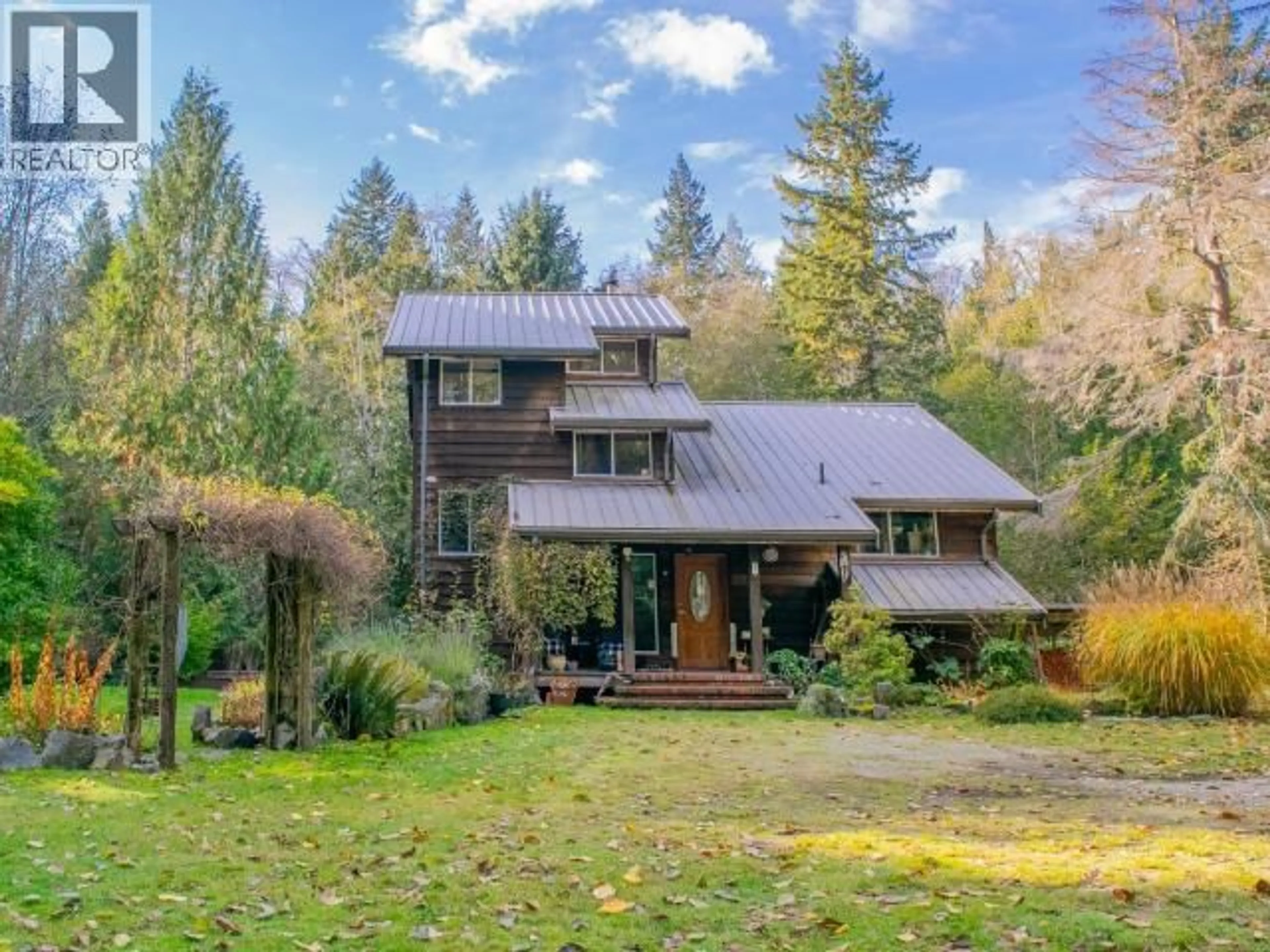 A pic from outside/outdoor area/front of a property/back of a property/a pic from drone, unknown for 2467 SWEDE BELLE ROAD, Powell River British Columbia V8A0P1