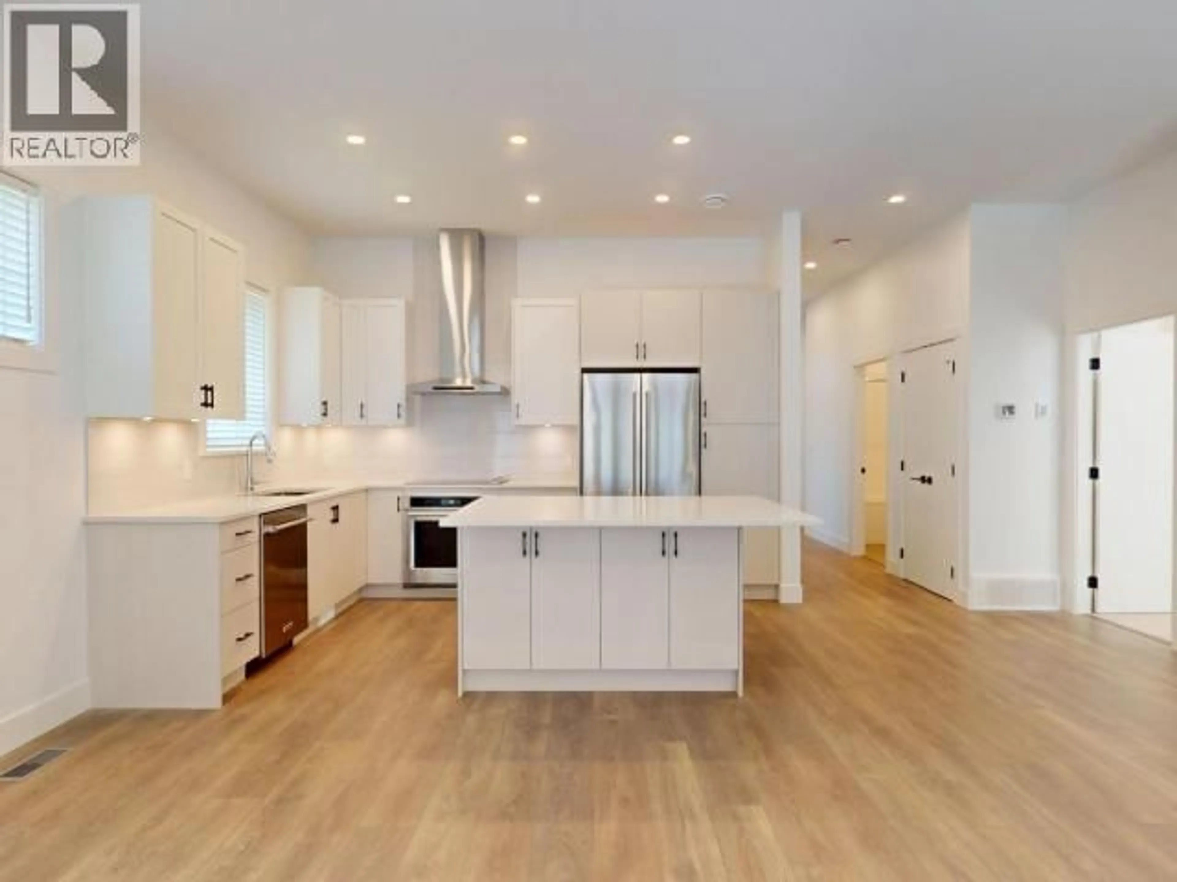 Open concept kitchen, unknown for 4070 SATURNA AVE, Powell River British Columbia V8A5T4
