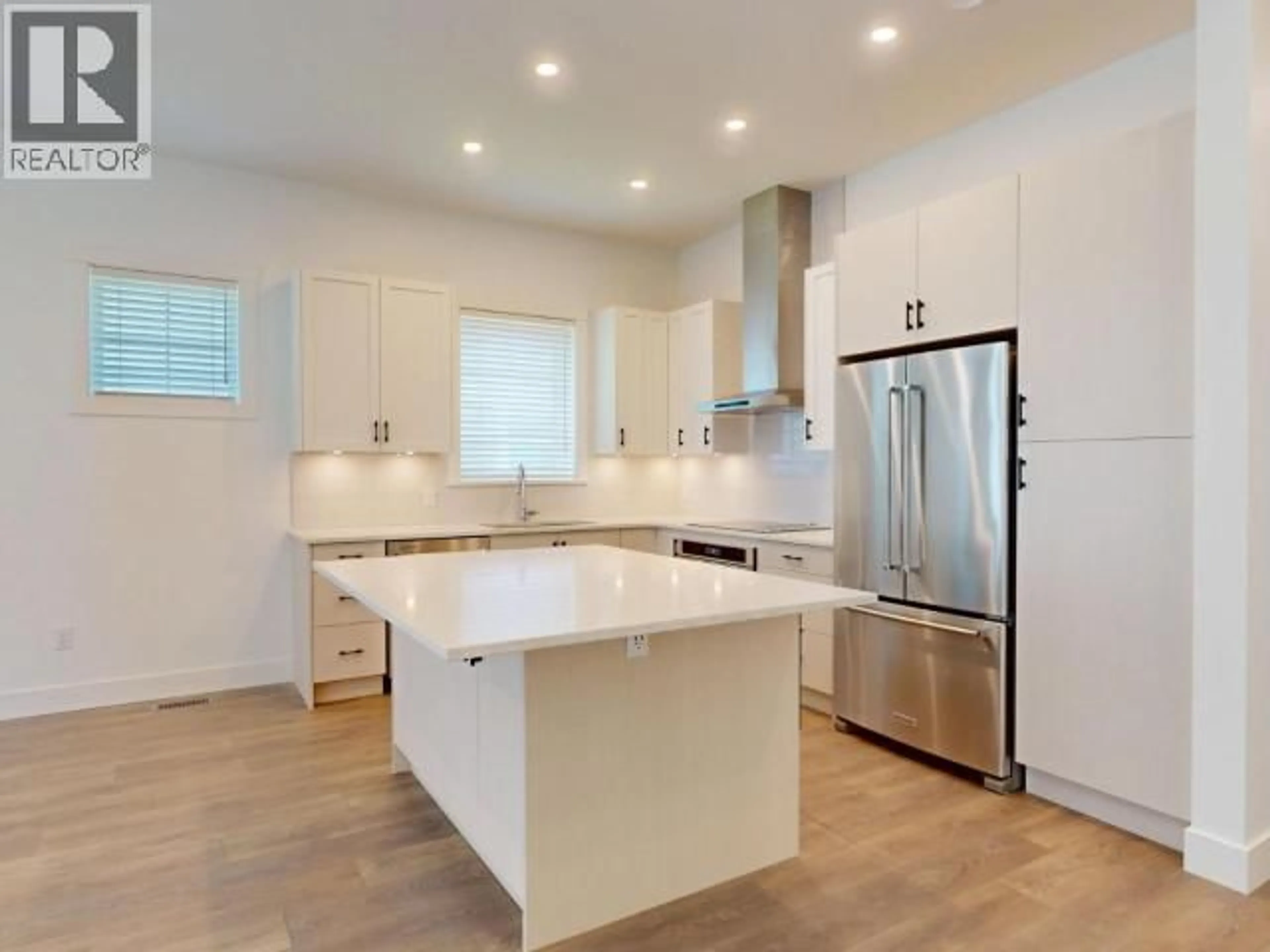 Open concept kitchen, unknown for 4070 SATURNA AVE, Powell River British Columbia V8A5T4