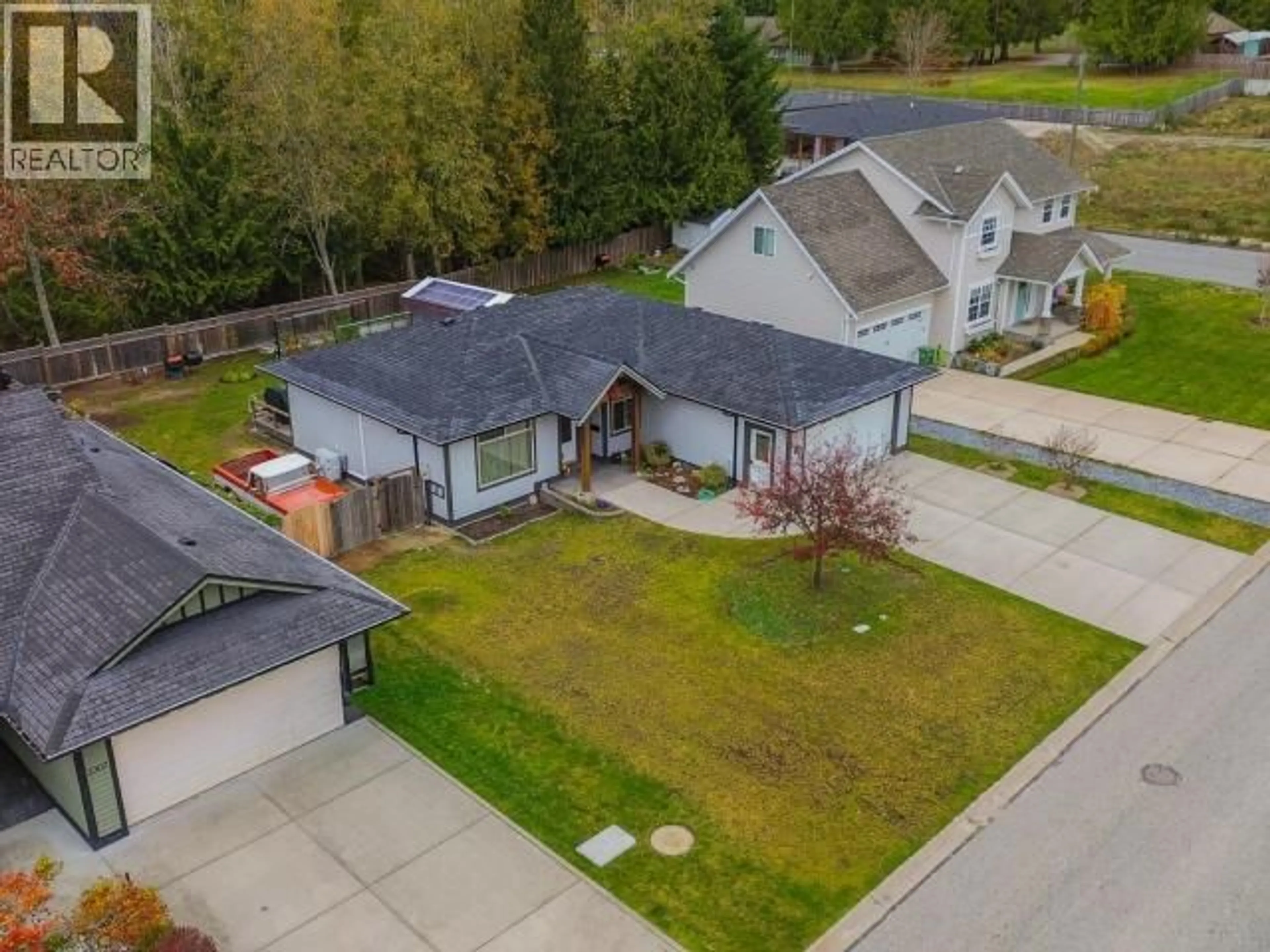 A pic from outside/outdoor area/front of a property/back of a property/a pic from drone, street for 7313 KEMANO STREET, Powell River British Columbia V8A0A8