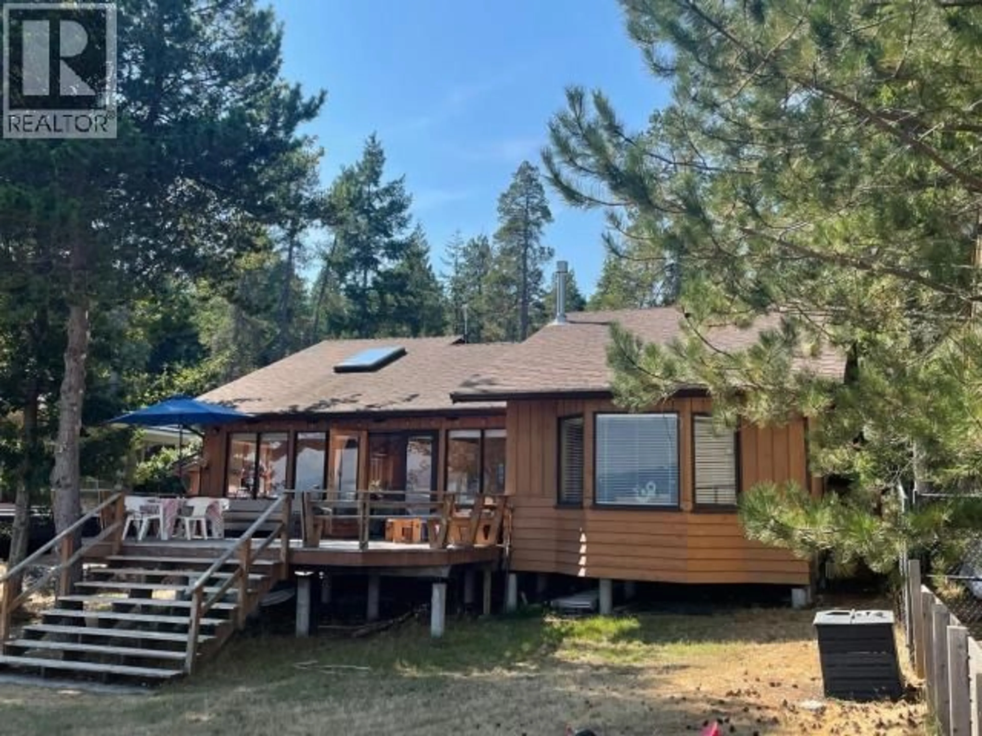 A pic from outside/outdoor area/front of a property/back of a property/a pic from drone, unknown for 940 HANSON LANE, Savary Island British Columbia V0N2G0