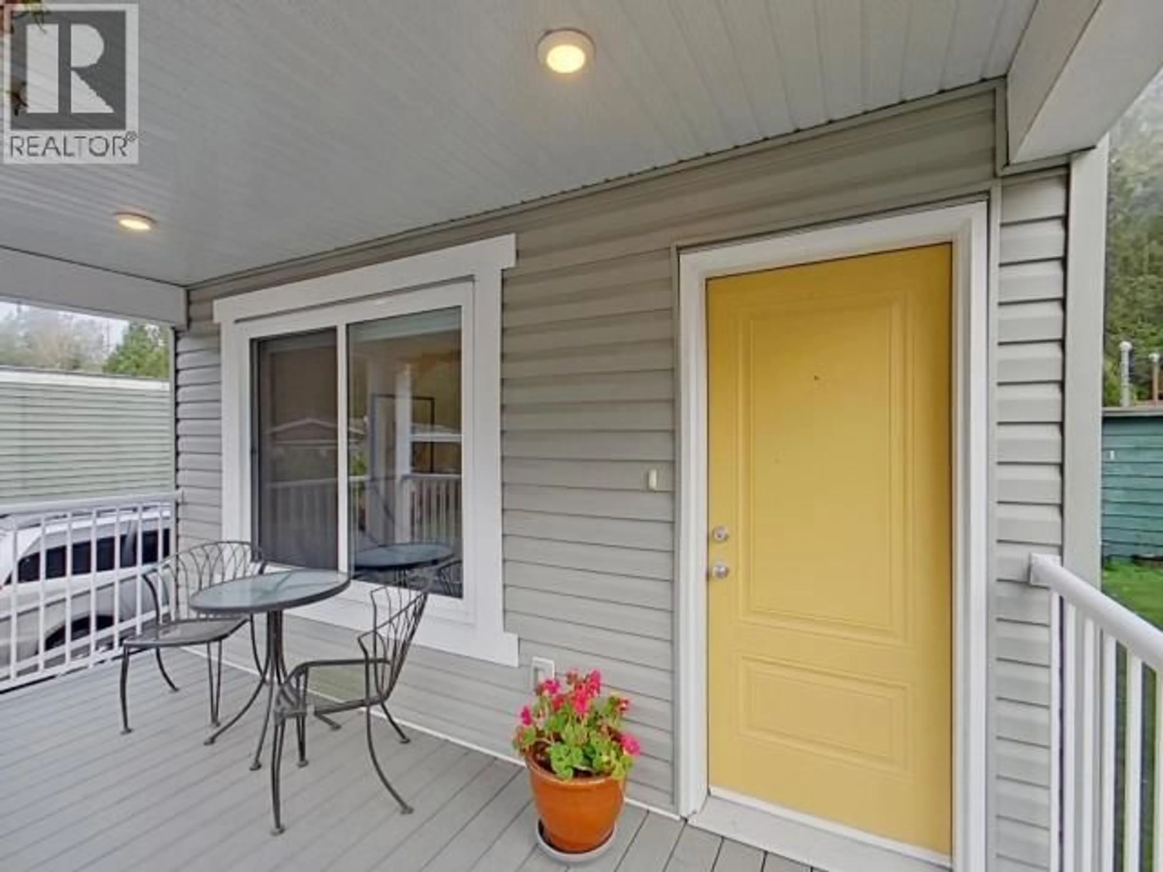 Patio, street for 15-8425 HIGHWAY 101, Powell River British Columbia