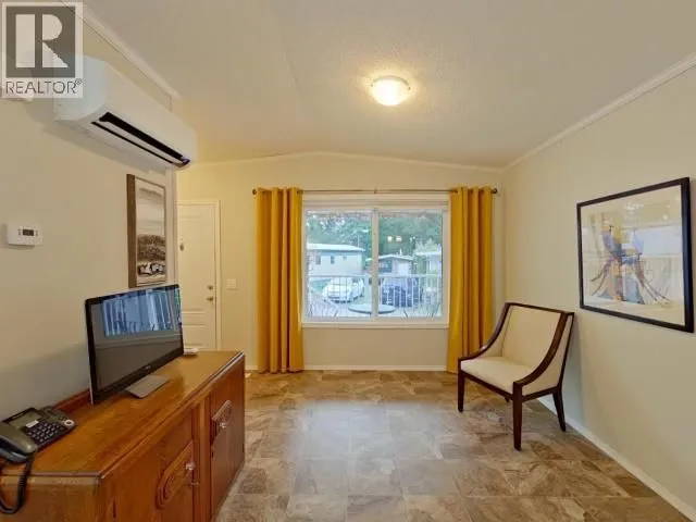 15-8425 HIGHWAY 101, Powell River 5