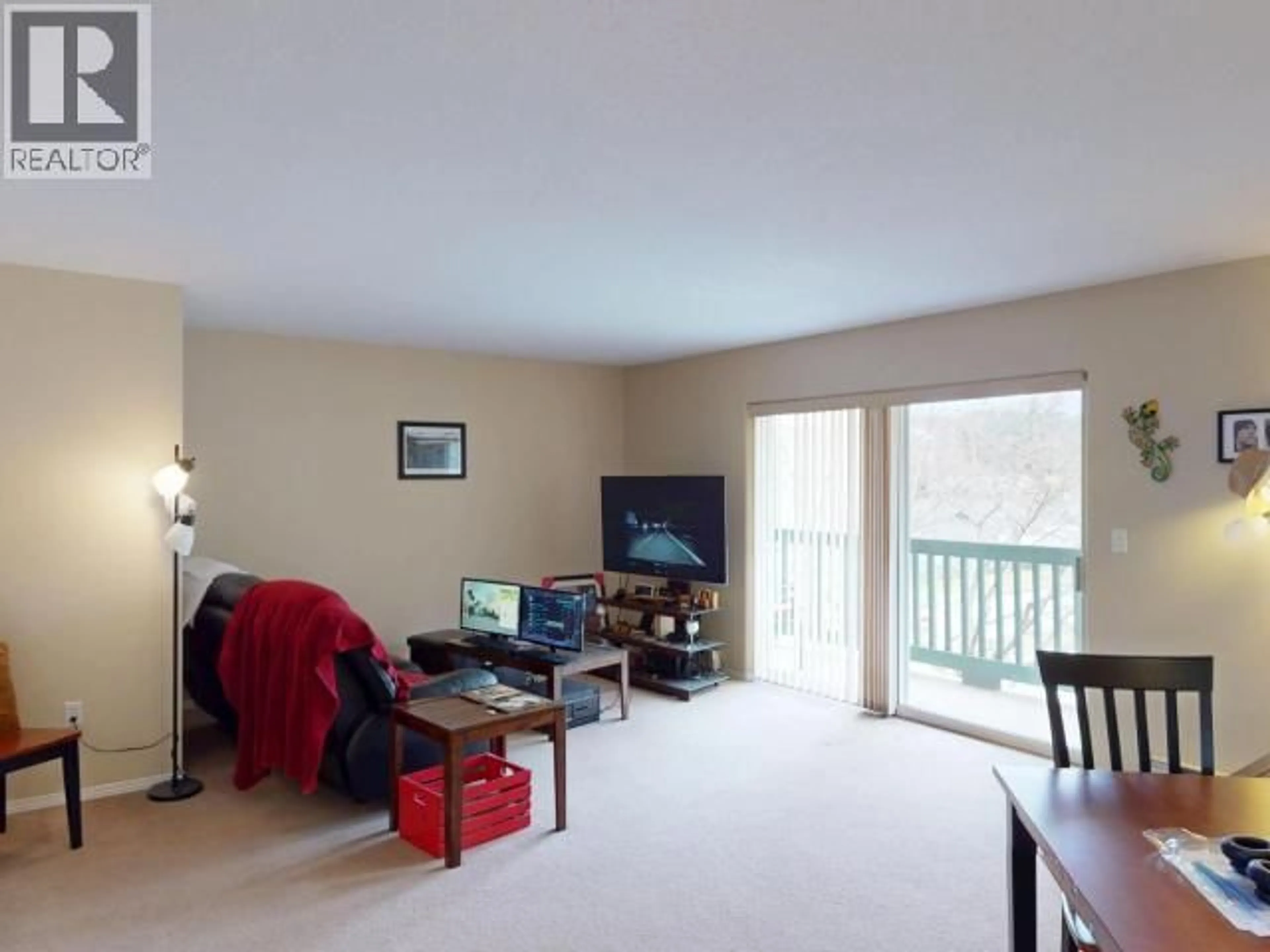 A pic of a room for 301 - 5701 WILLOW AVE, Powell River British Columbia V8A5S6