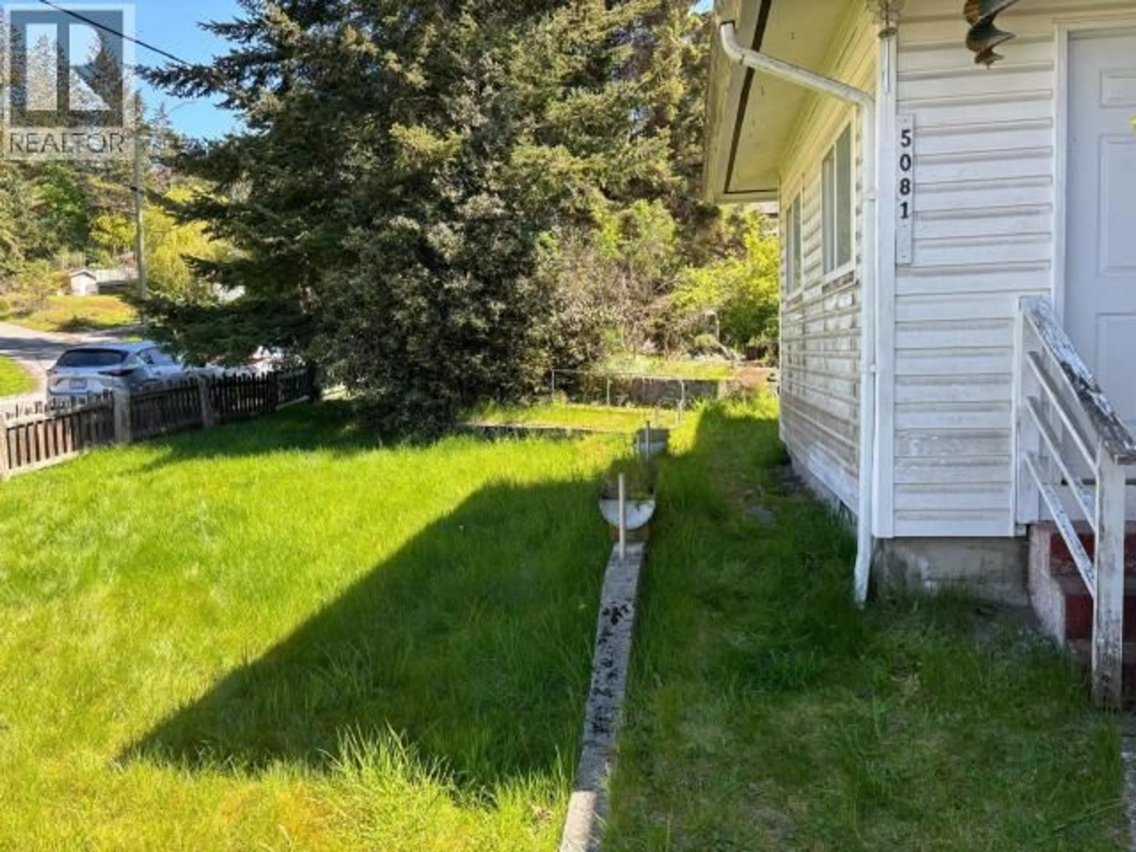 A pic from outside/outdoor area/front of a property/back of a property/a pic from drone, street for 5081 COLUMBIA STREET, Texada Island British Columbia V0N3K0
