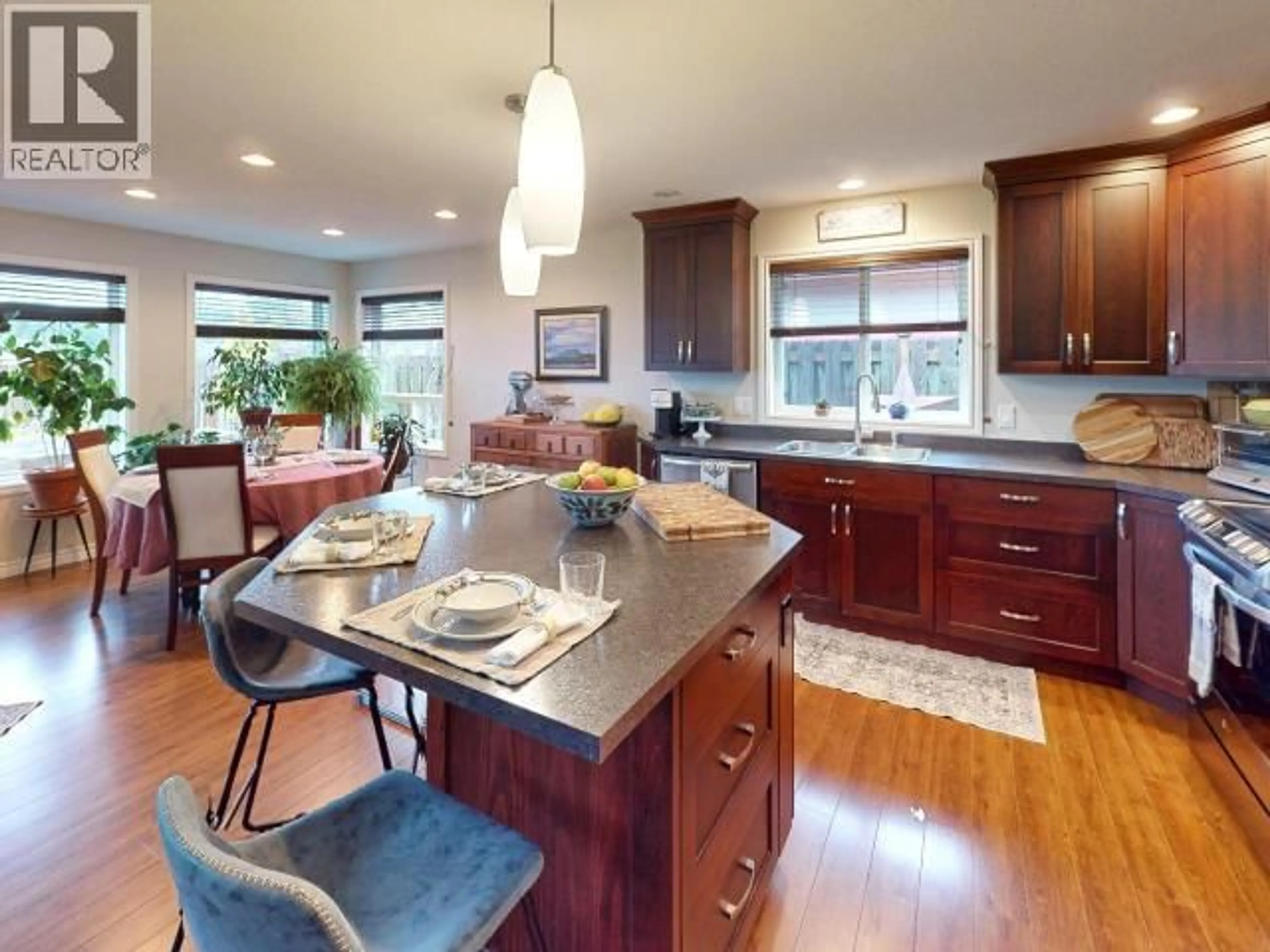 Open concept kitchen, unknown for 7365 GLACIER STREET, Powell River British Columbia
