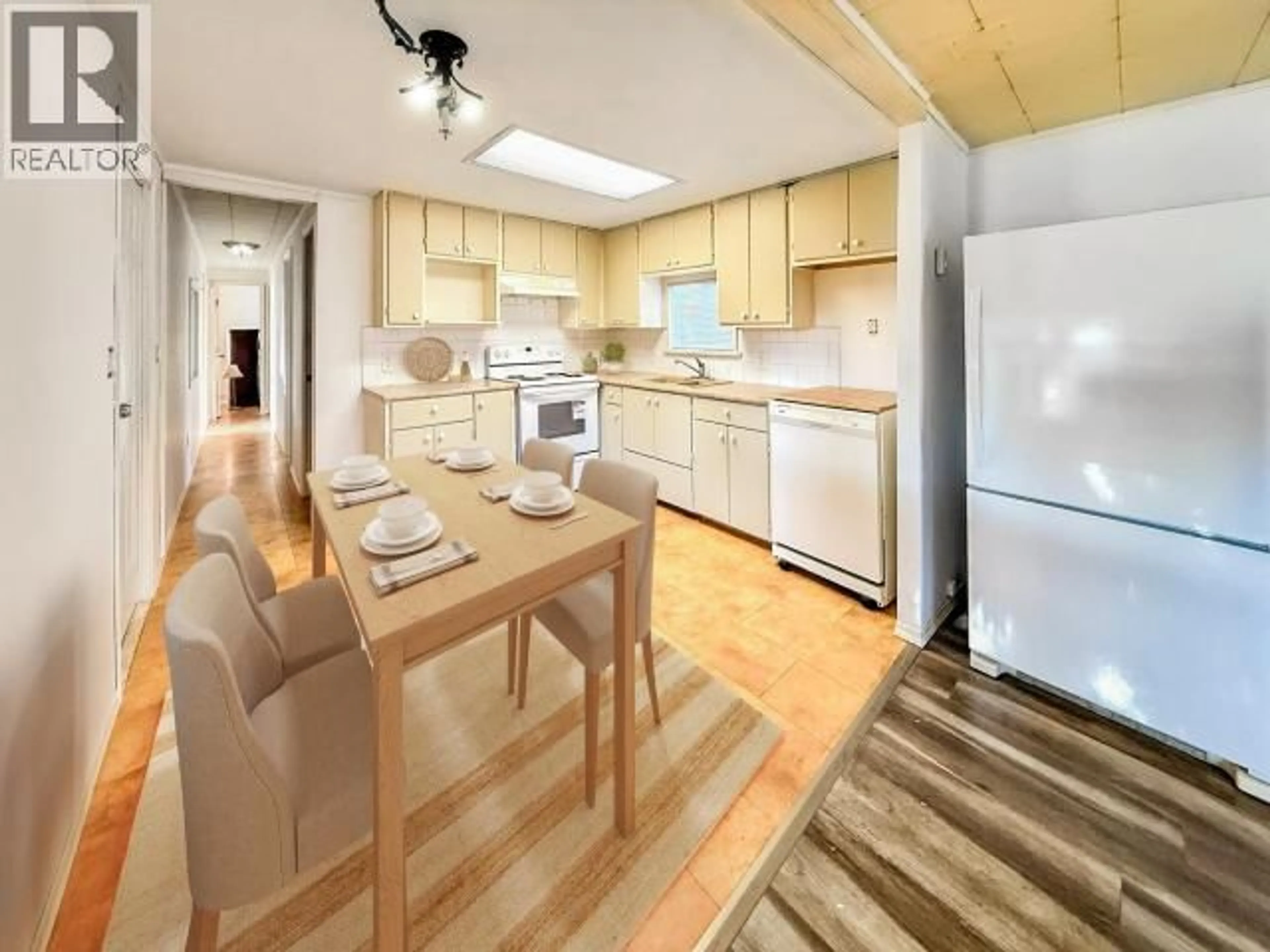 Open concept kitchen, wood/laminate floor for 41-7624 DUNCAN STREET, Powell River British Columbia V8A5L2