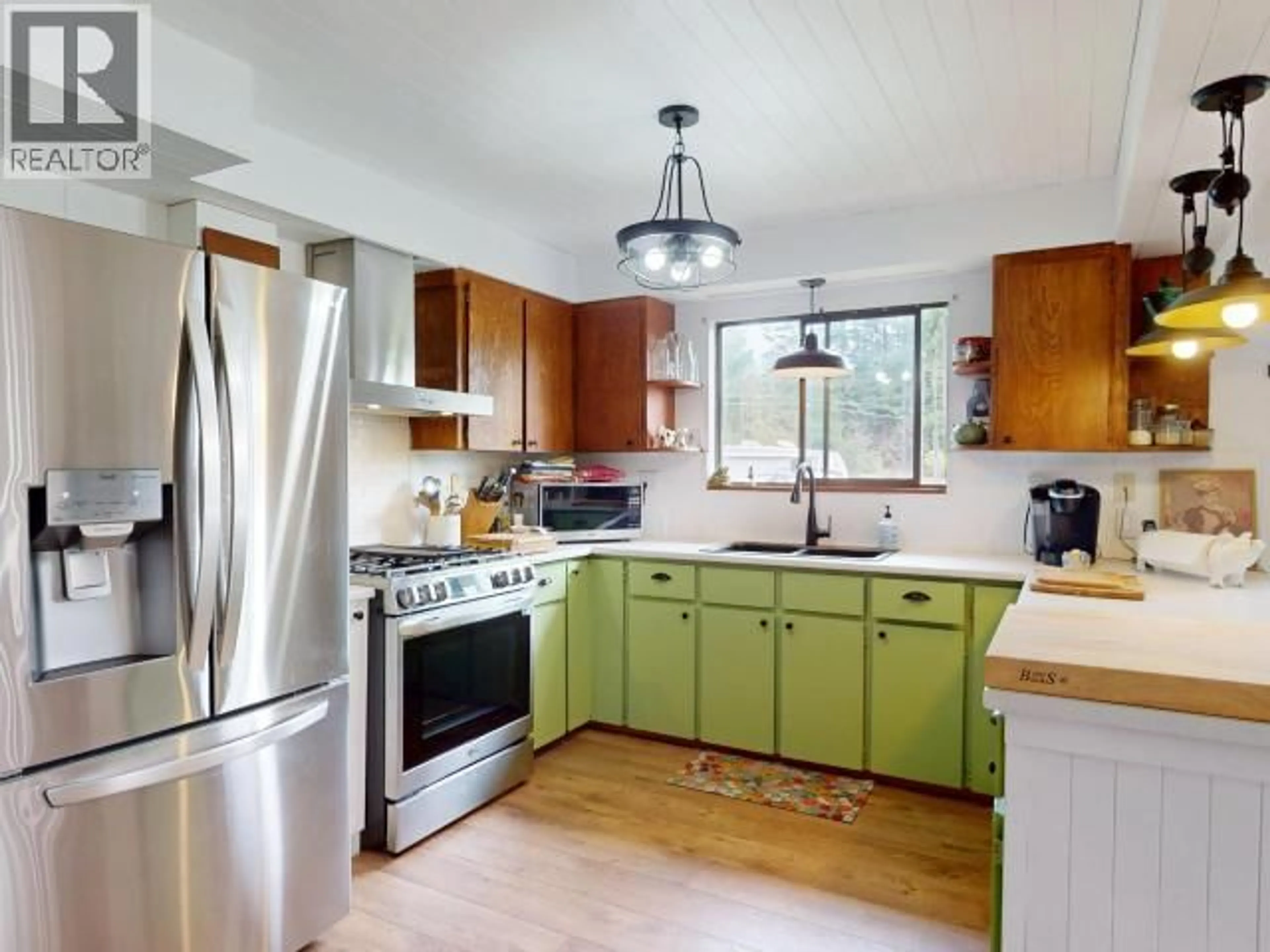 Open concept kitchen, unknown for 7889 HIGHWAY 101, Powell River British Columbia V8A0R7