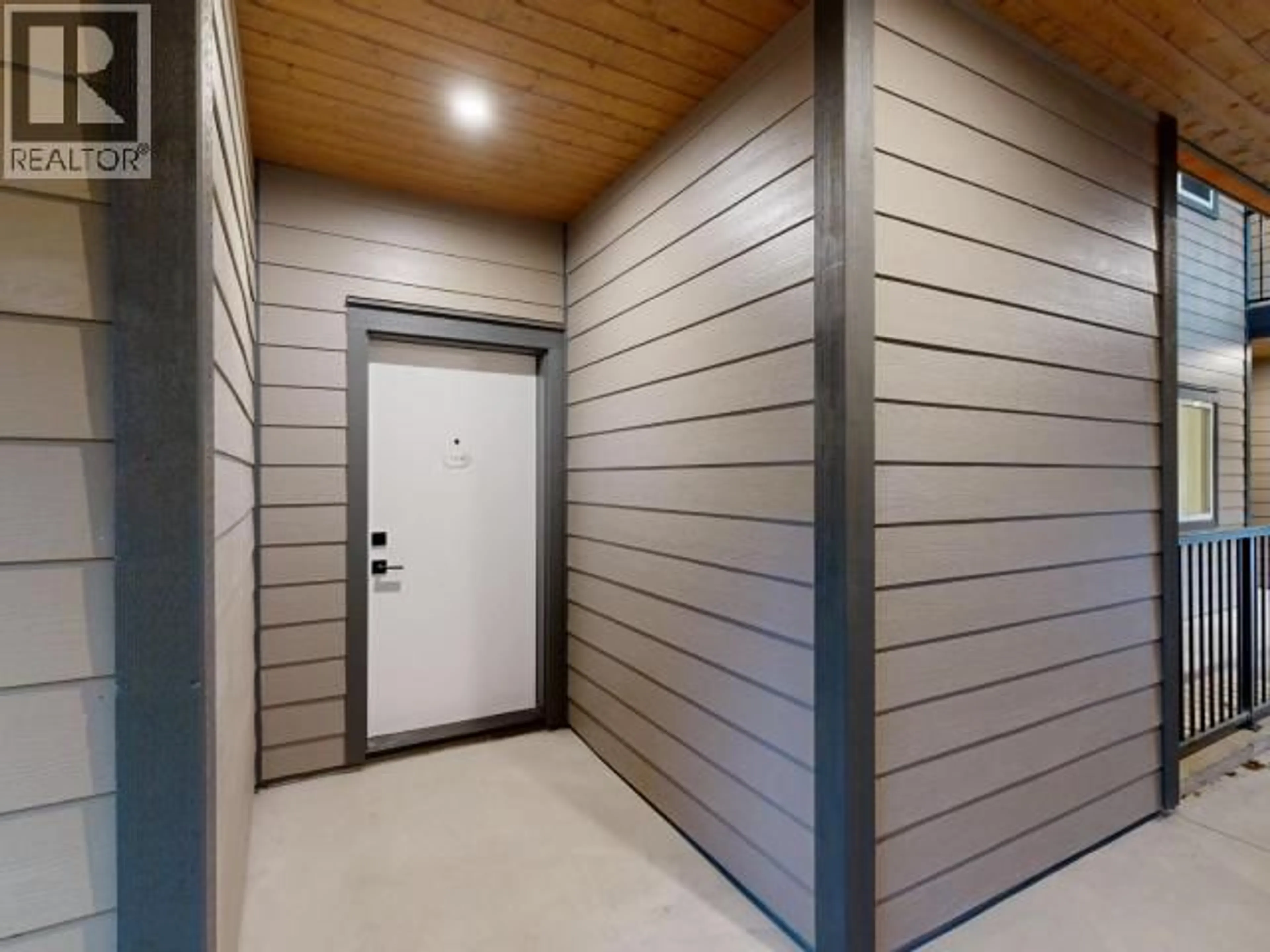 Indoor foyer for C104 - 6900 BURNABY STREET, Powell River British Columbia