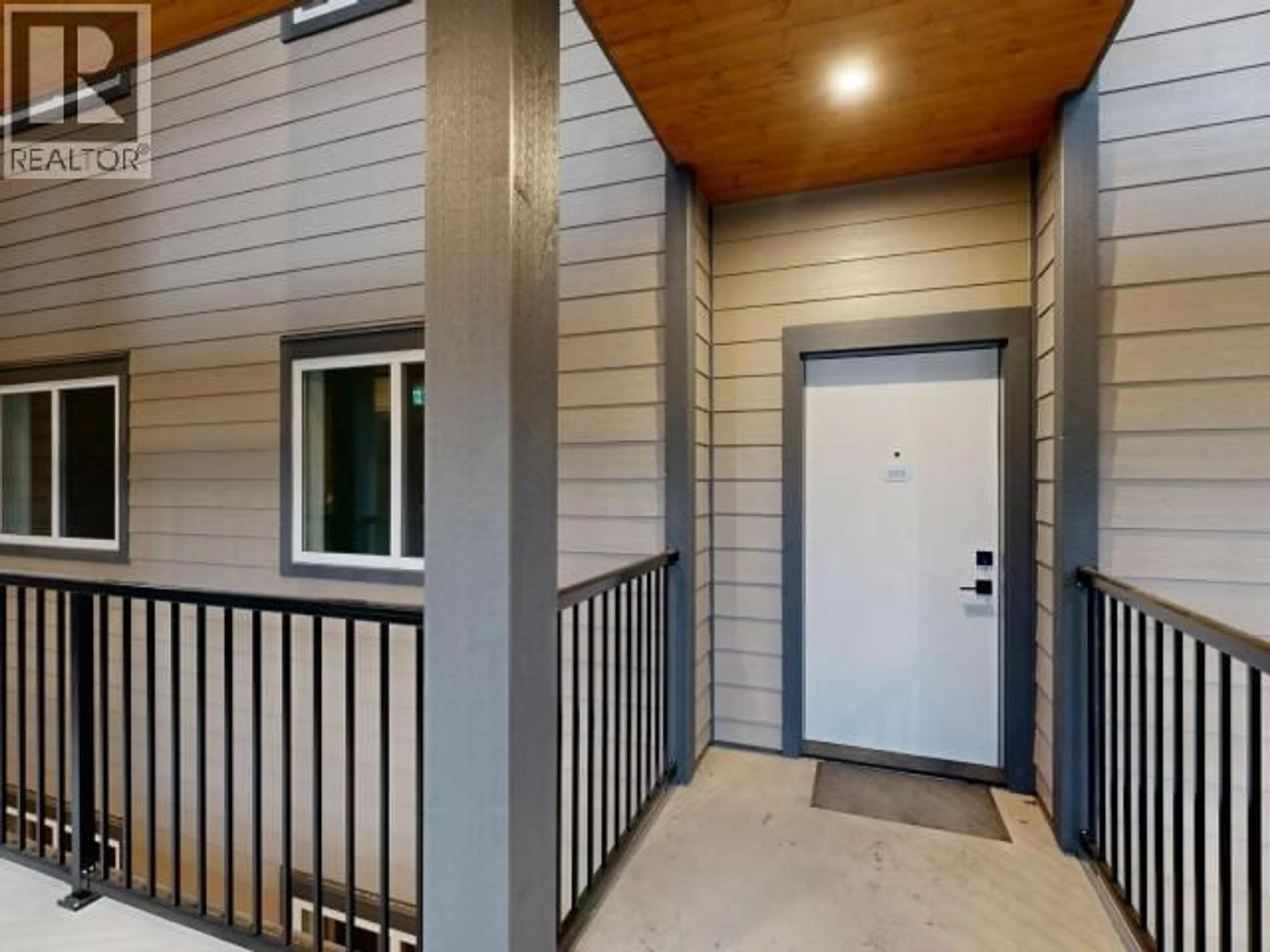 Indoor entryway for C203 - 6900 BURNABY STREET, Powell River British Columbia