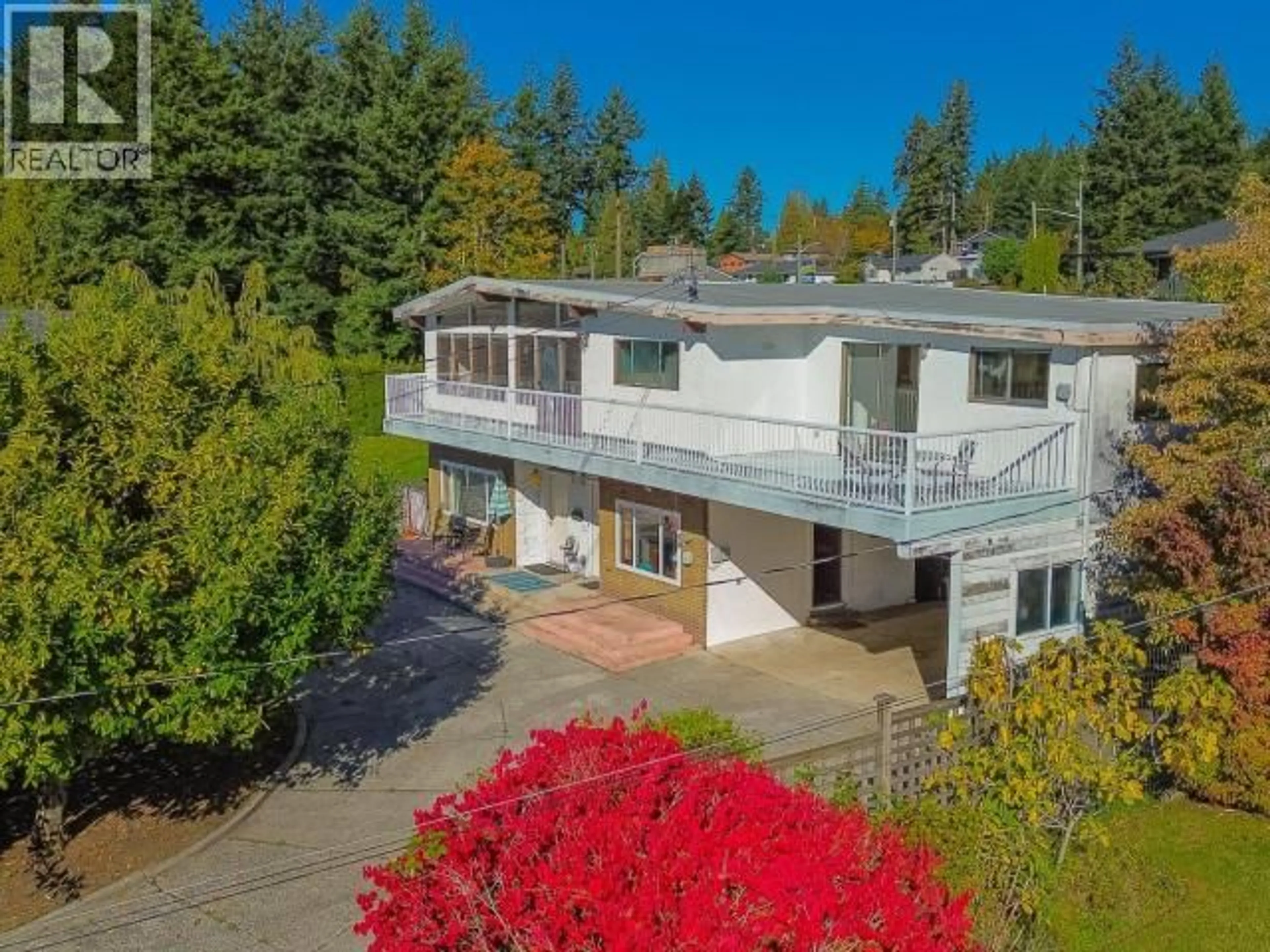 A pic from outside/outdoor area/front of a property/back of a property/a pic from drone, unknown for 7173 WESTMINSTER STREET, Powell River British Columbia V8A1C7