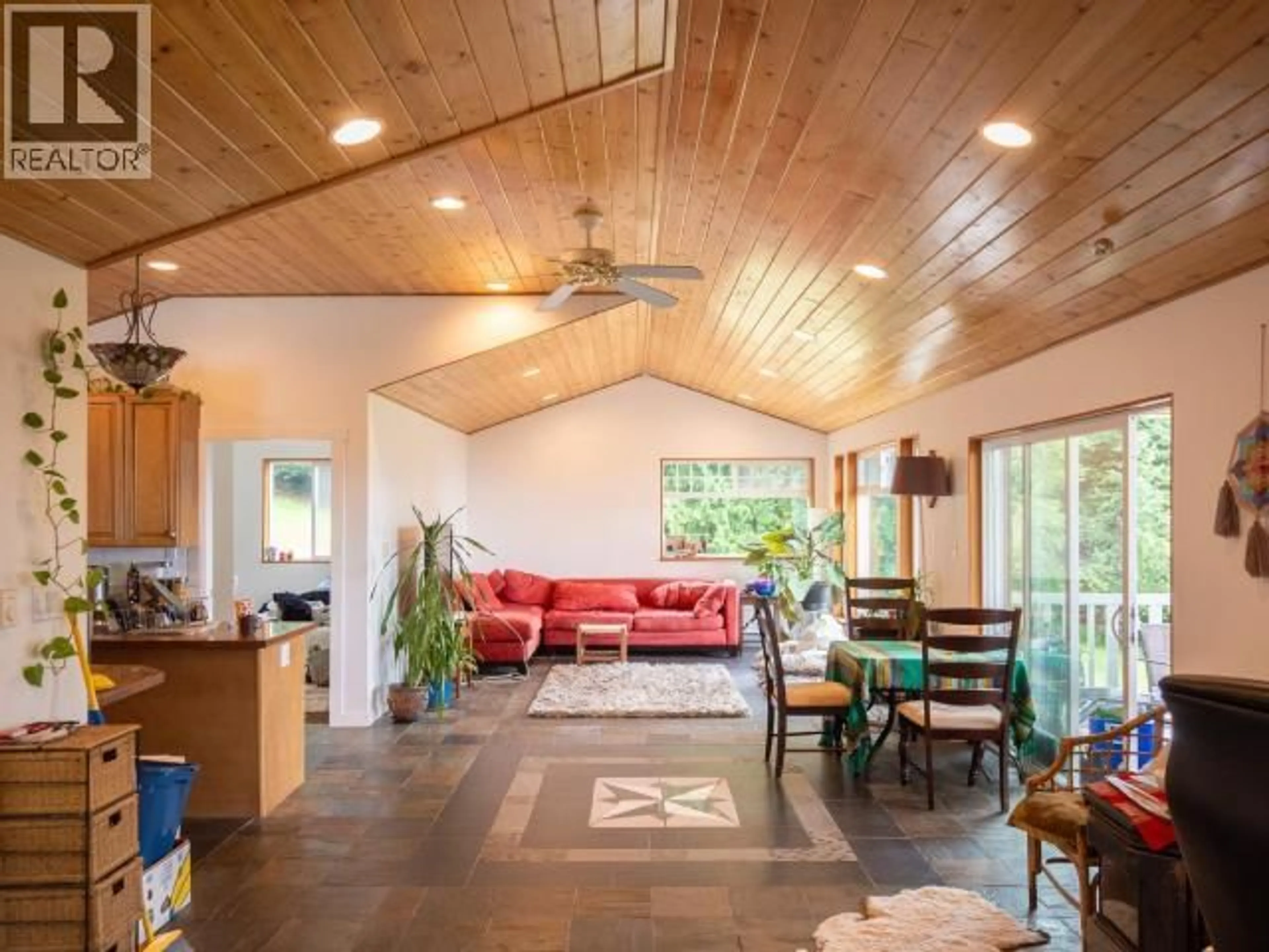 Unknown for 3431 ATREVIDA ROAD, Powell River British Columbia