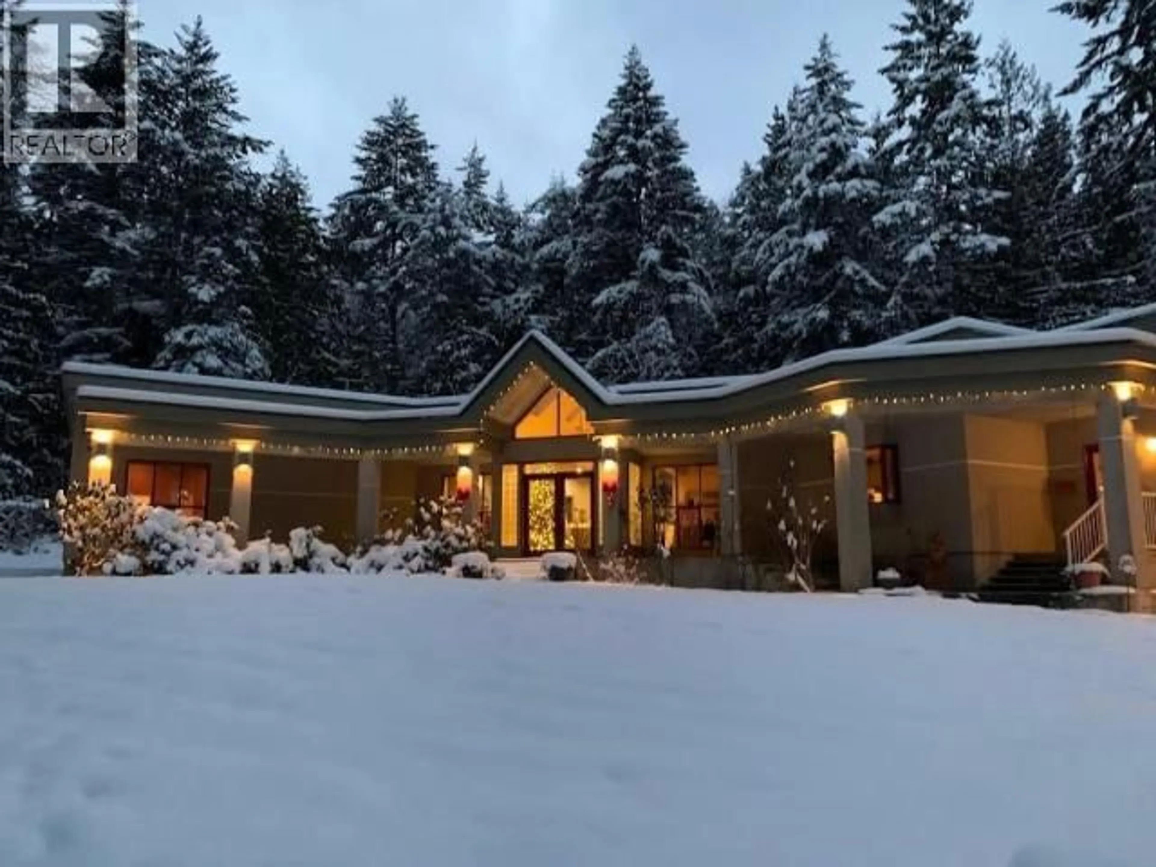 Indoor foyer for 7734 MC AULAY ROAD, Powell River British Columbia V8A0R4