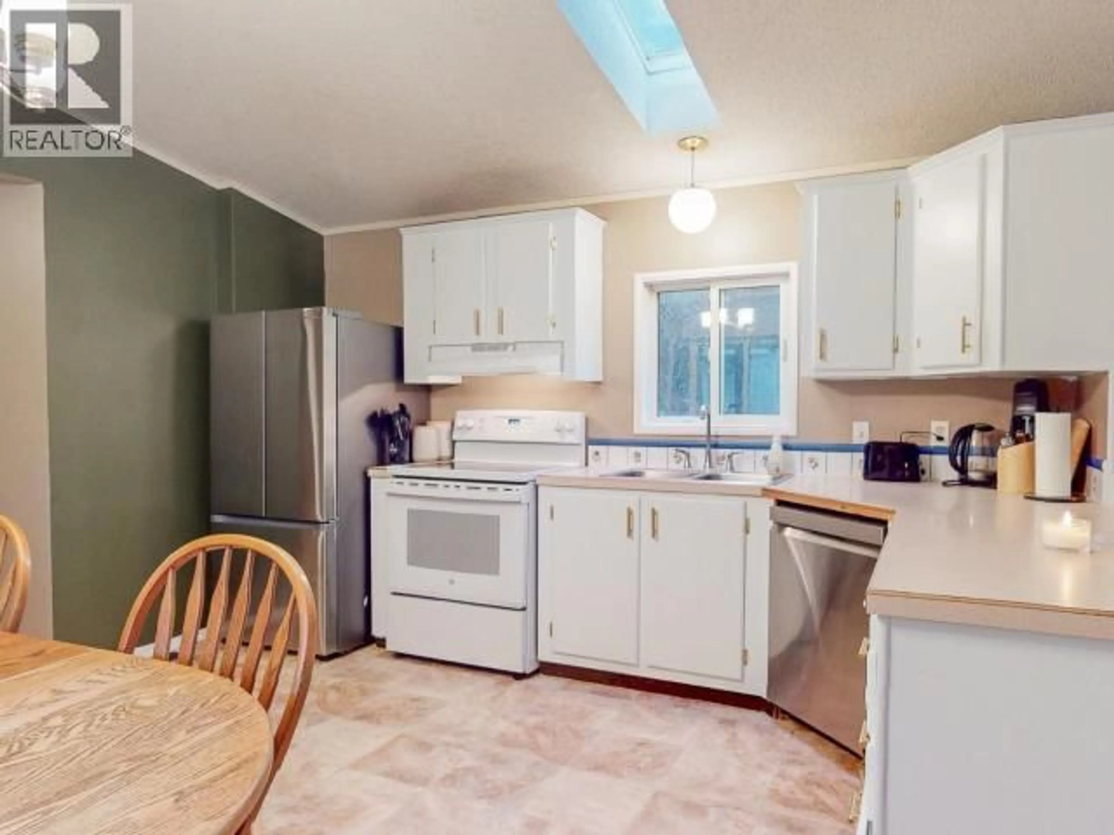 Standard kitchen, unknown for 17-9298 WILLIAMS RD, Powell River British Columbia V8A0J1