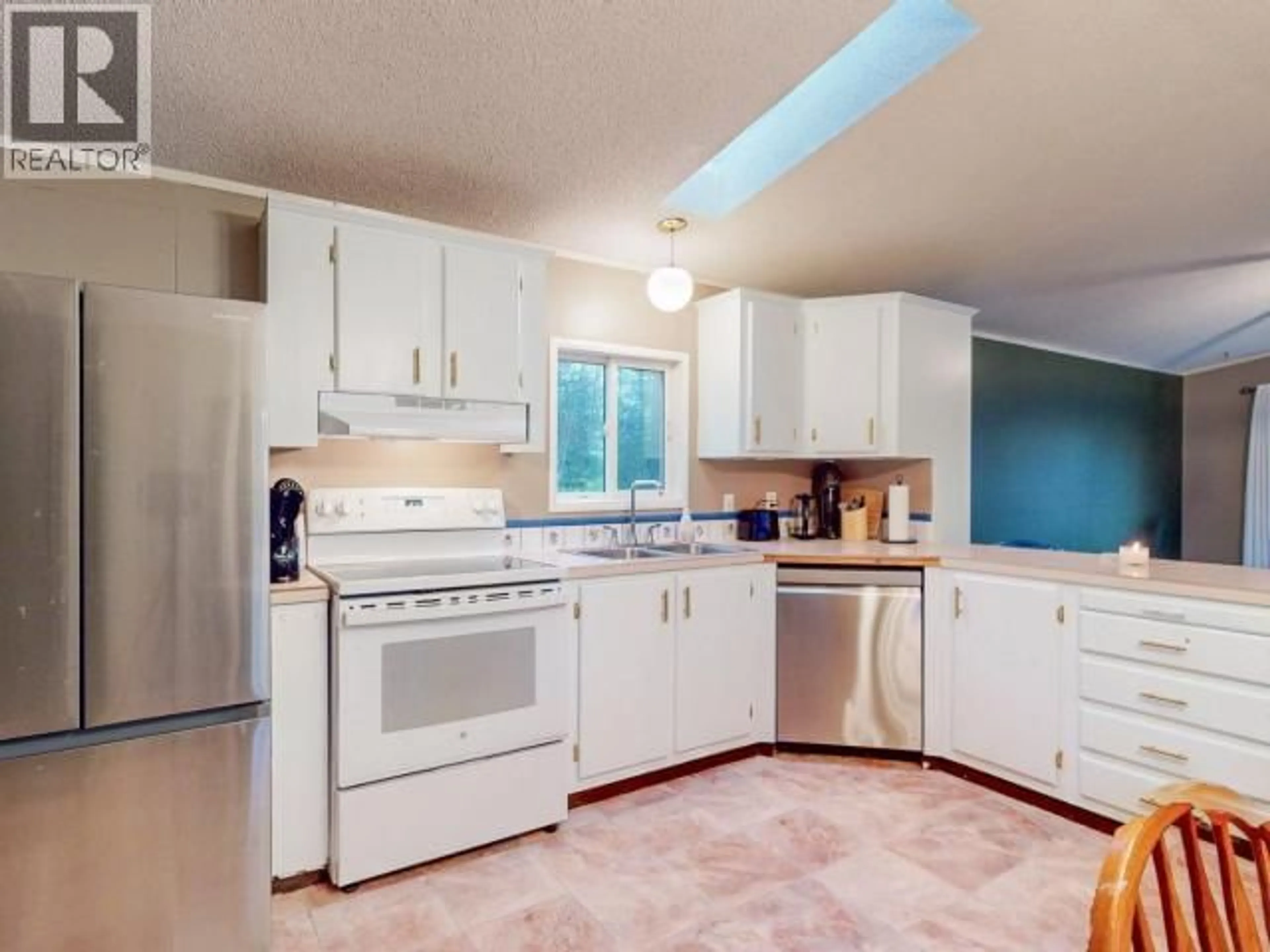 Standard kitchen, unknown for 17-9298 WILLIAMS RD, Powell River British Columbia V8A0J1