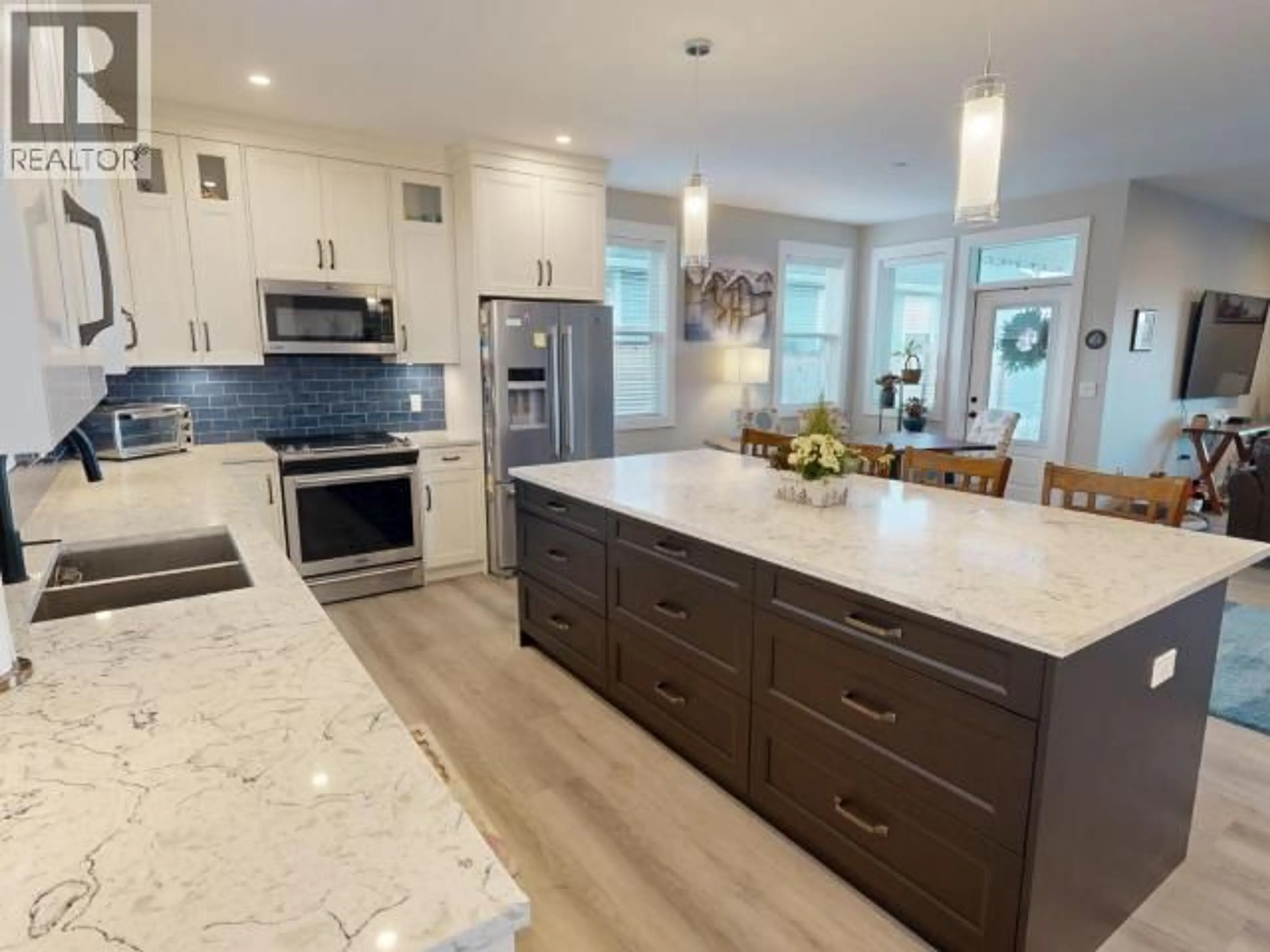 Open concept kitchen, unknown for 4380 QUEBEC AVE, Powell River British Columbia V8A3N9