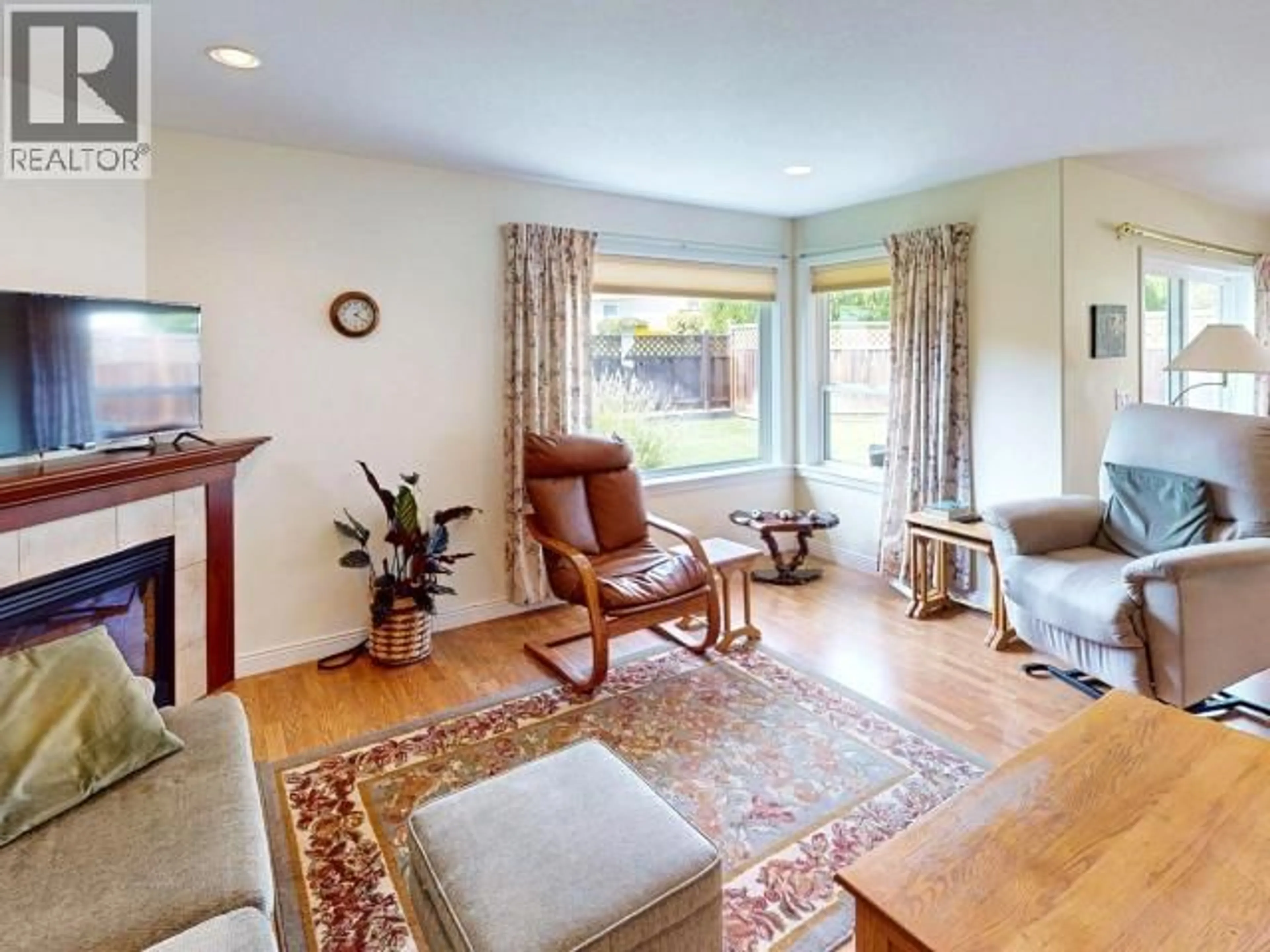 Living room with furniture, unknown for 12-4897 ONTARIO AVE, Powell River British Columbia V8A5T7