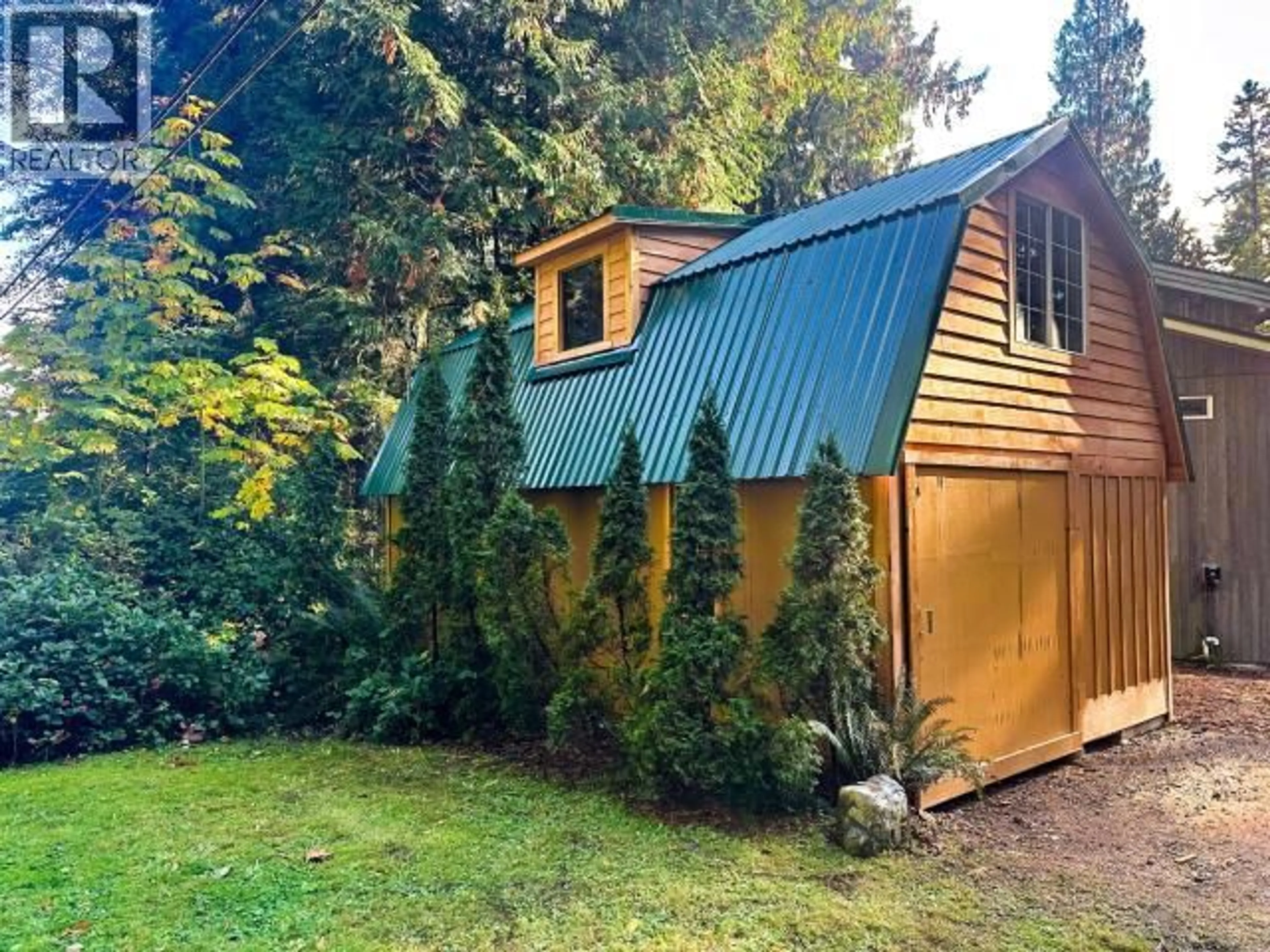Shed for 12205 SCOTCH FIR POINT RD, Powell River British Columbia V8A0M4