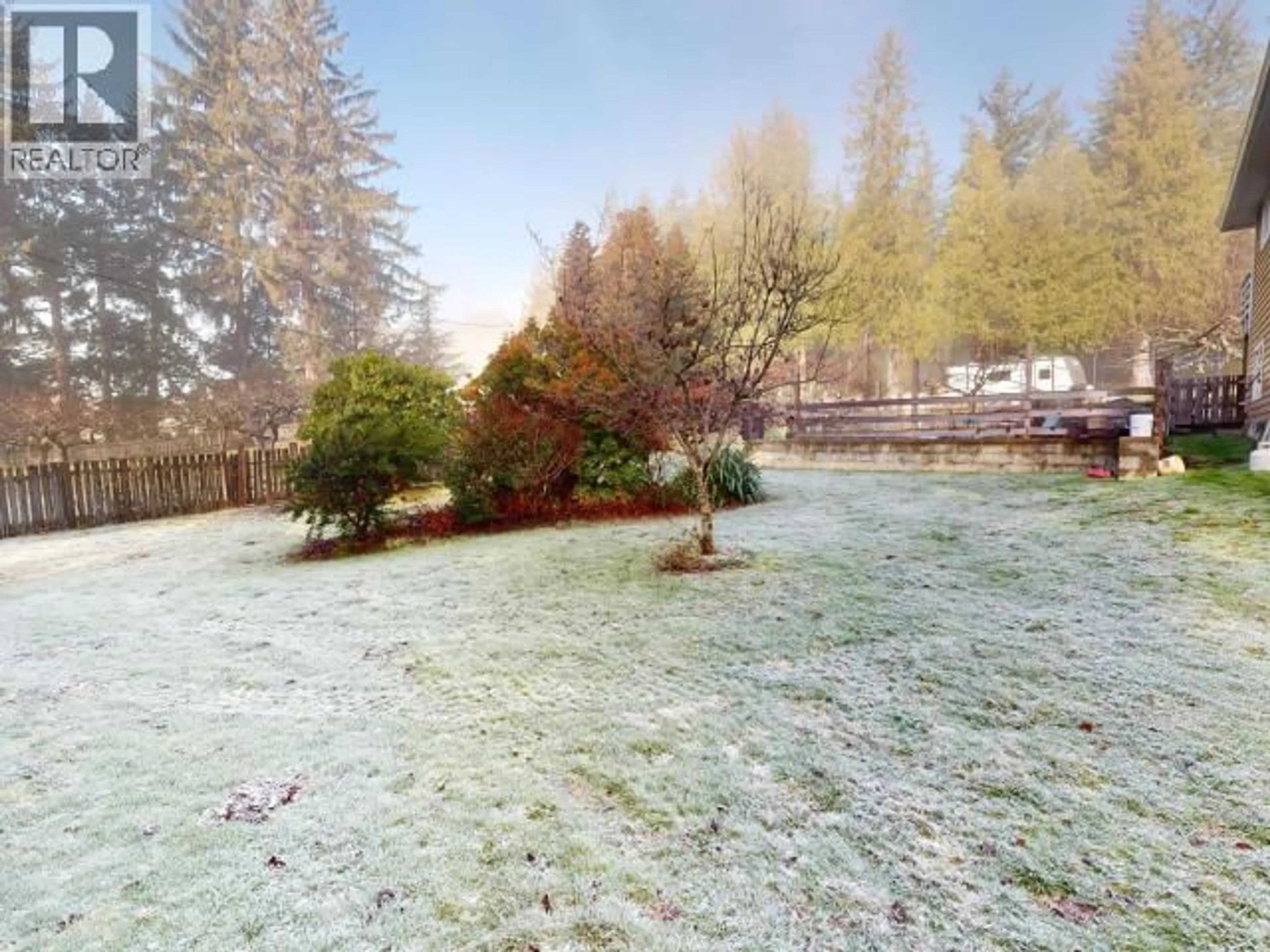 A pic from outside/outdoor area/front of a property/back of a property/a pic from drone, water/lake/river/ocean view for 7241 WARNER STREET, Powell River British Columbia