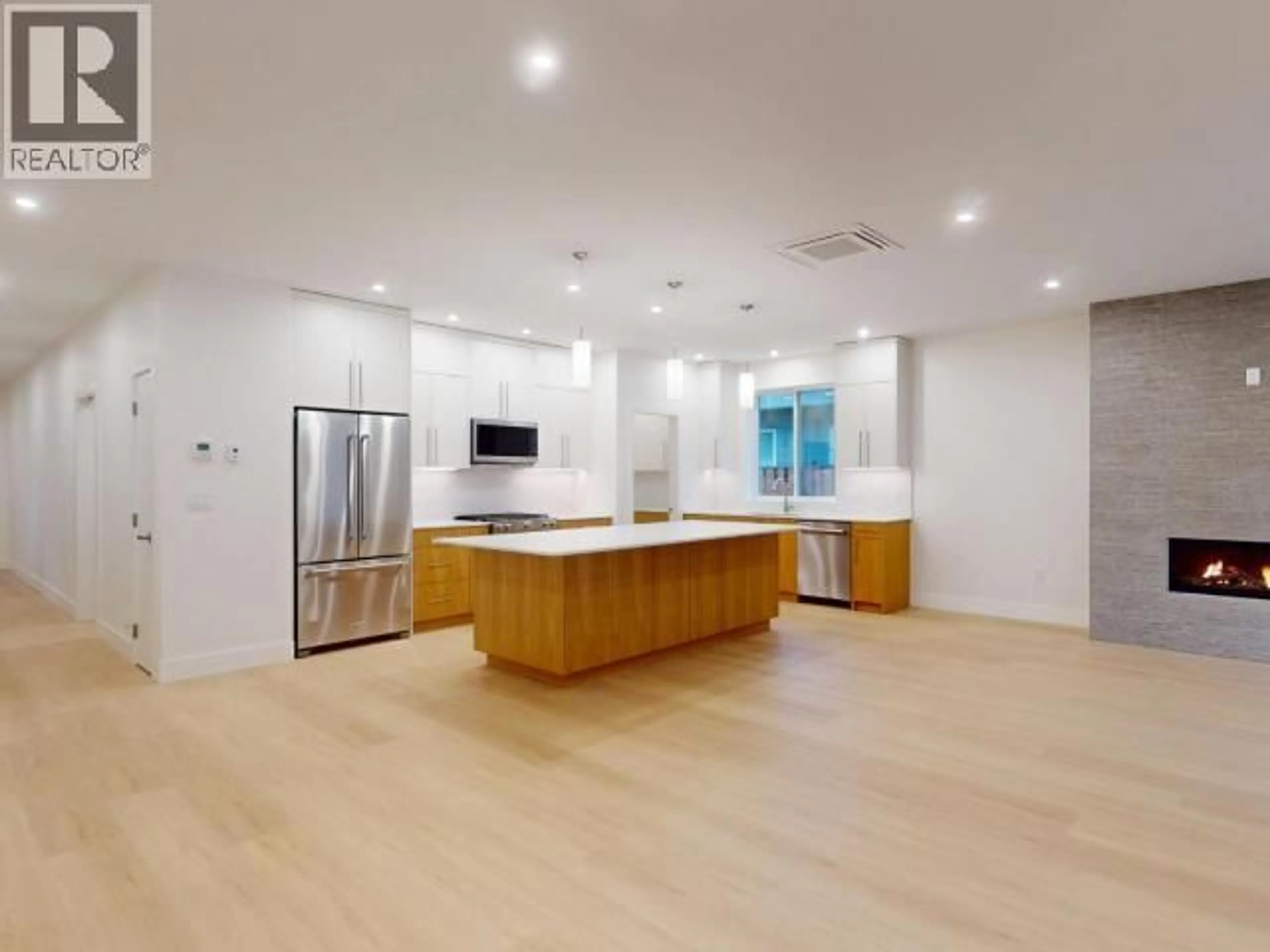 Open concept kitchen, unknown for 4164 BOWNESS AVE, Powell River British Columbia V8A0A9