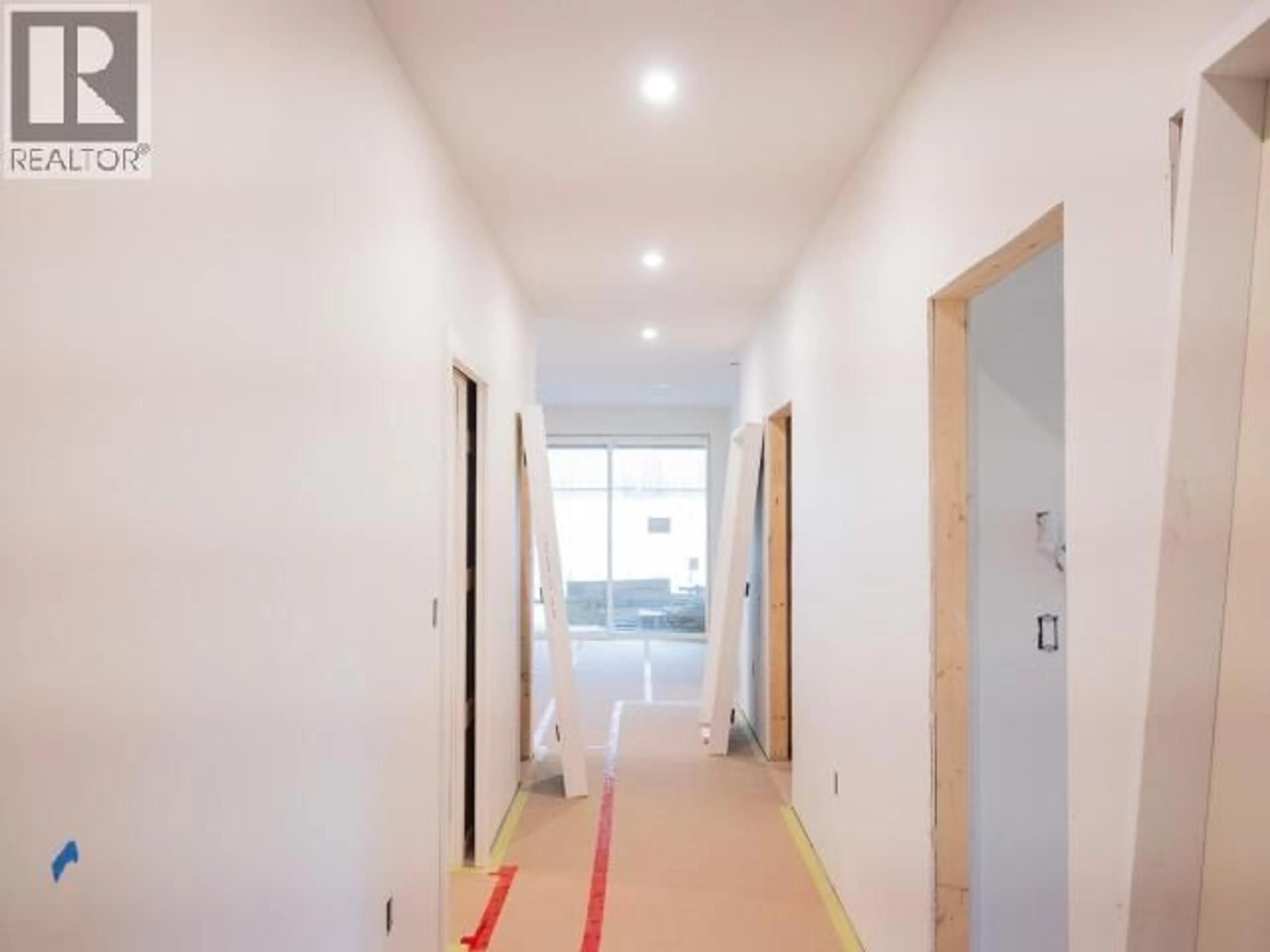 Indoor foyer for 4158 BOWNESS AVE, Powell River British Columbia V8A0A9