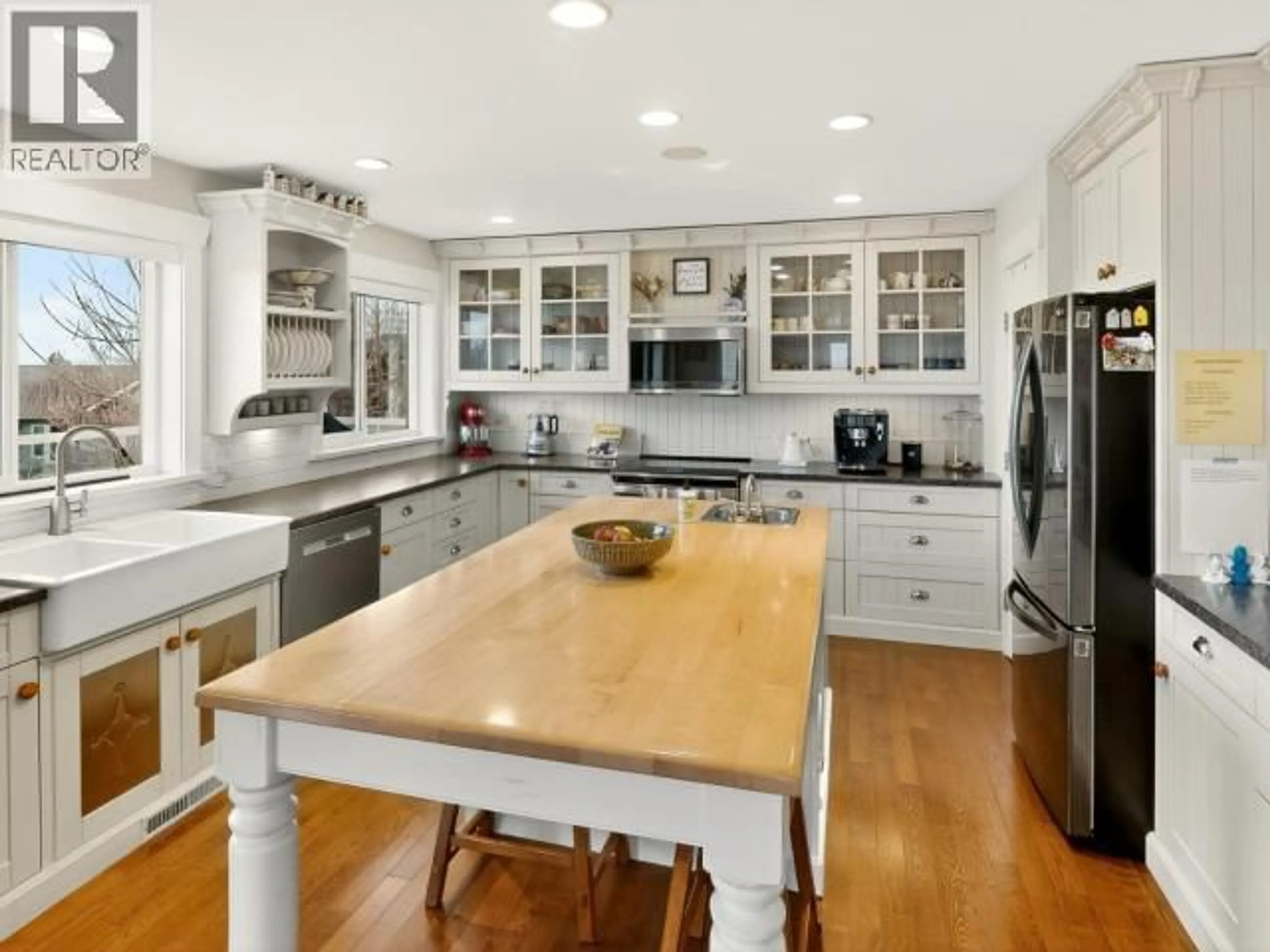 Open concept kitchen, unknown for 3488 MACKENZIE AVE, Powell River British Columbia V8A5G2