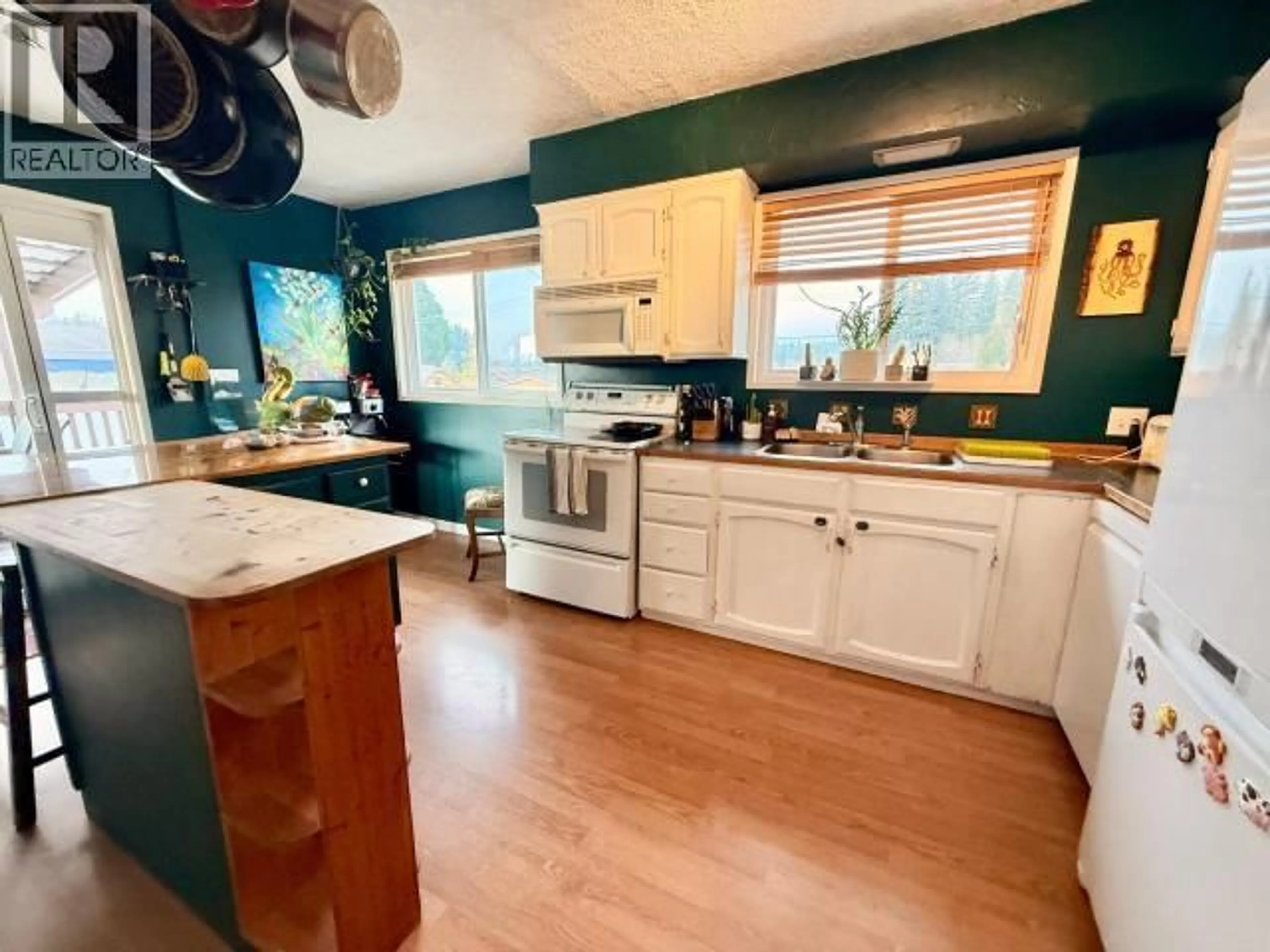 Unknown for 6144 COLUMBIA STREET, Powell River British Columbia V8A4T4