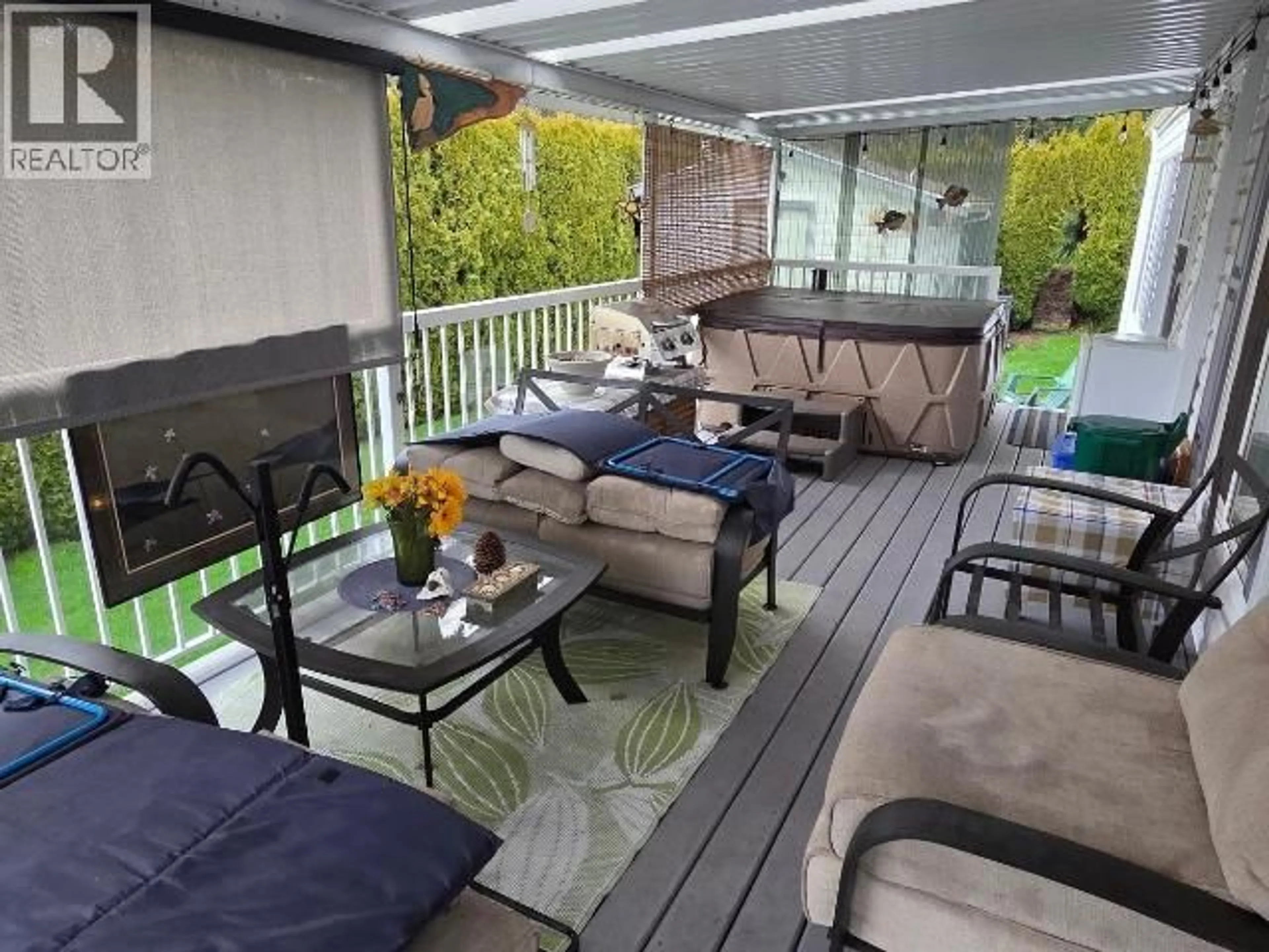 Patio, street for 7575 - 229 DUNCAN STREET, Powell River British Columbia V8A5L1