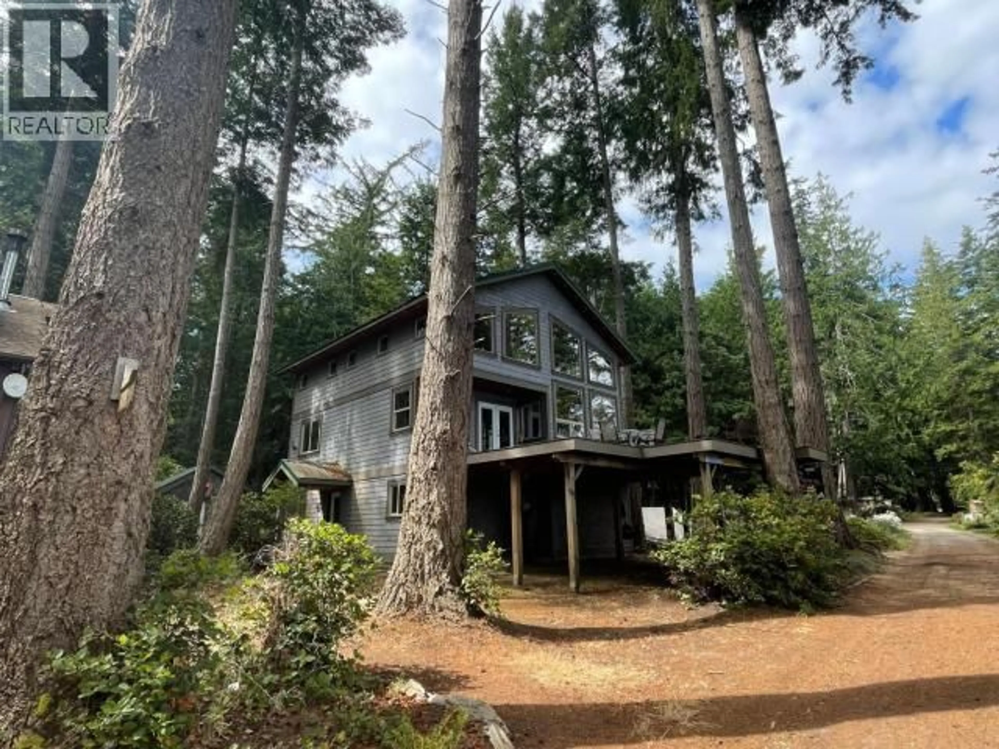 A pic from outside/outdoor area/front of a property/back of a property/a pic from drone, forest/trees view for 1474 SAVARY ISLAND RD, Savary Island British Columbia V0N2G0