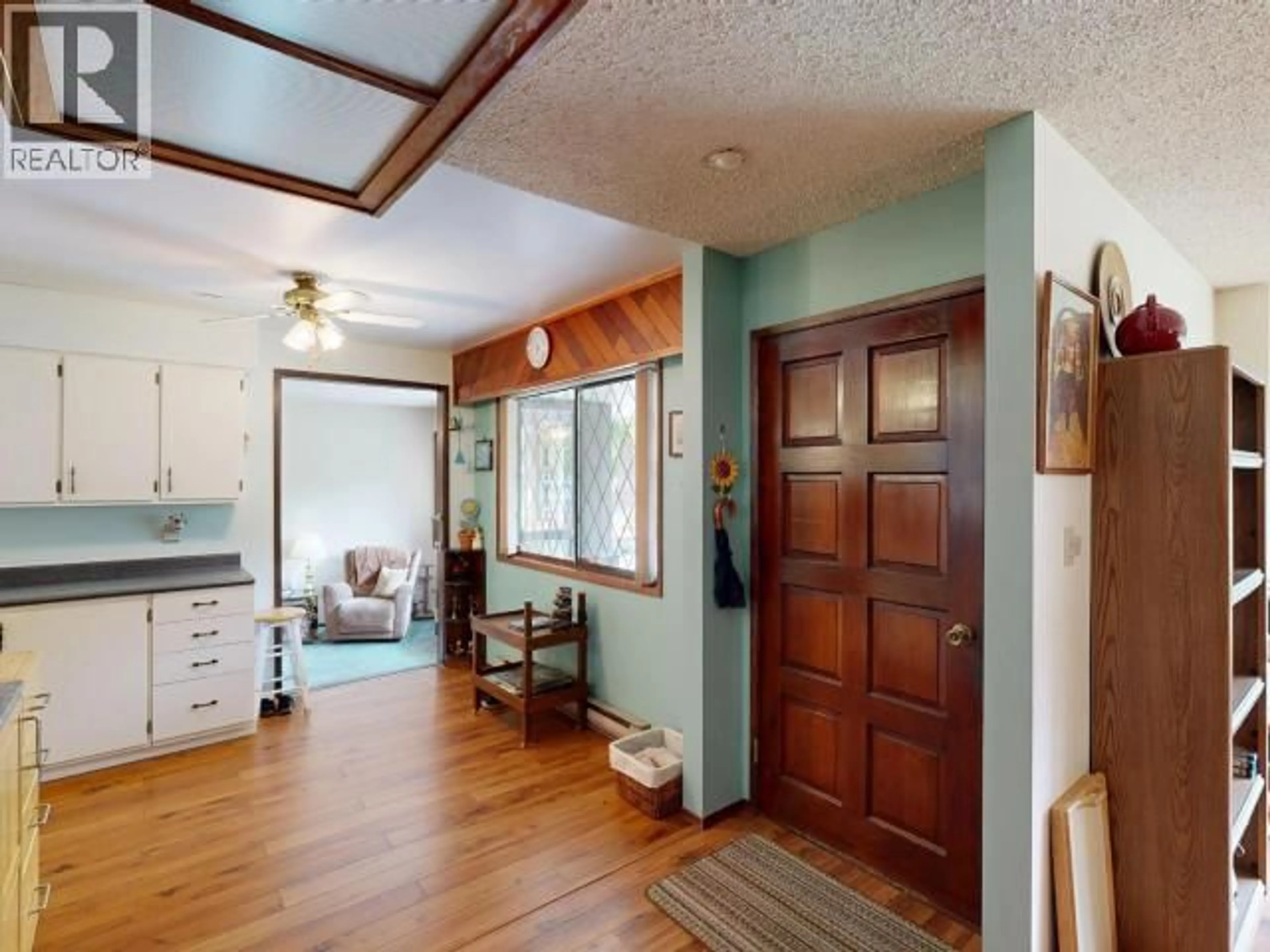 Indoor entryway for 4867 ADAMS STREET, Powell River British Columbia V8A5E1