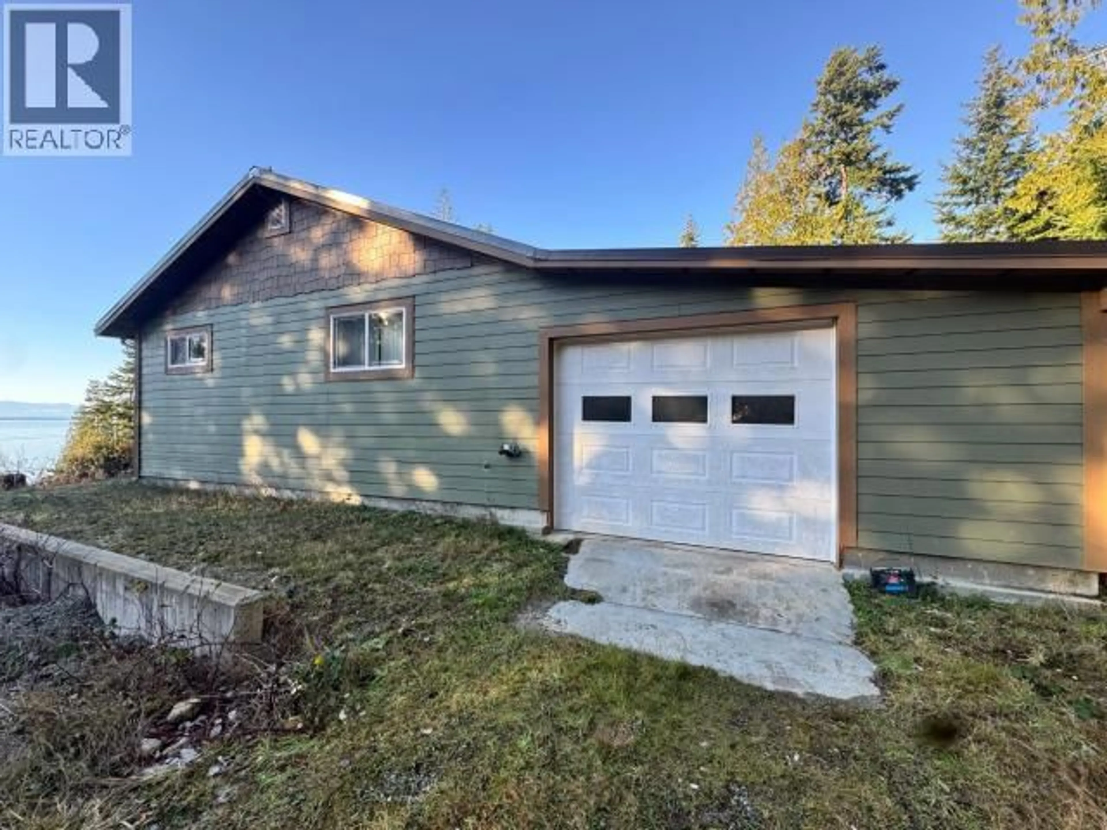 Unknown for 4002 HIGHWAY 101, Powell River British Columbia