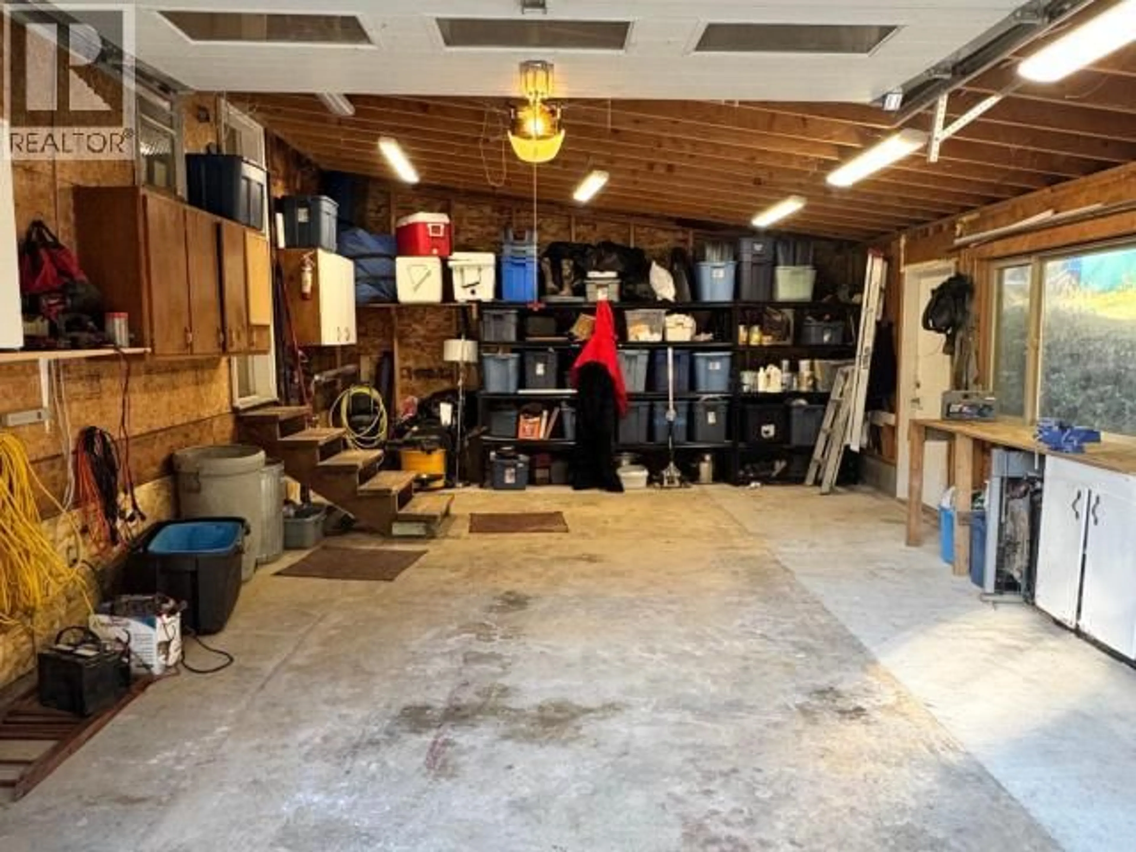 Indoor garage for 4002 HIGHWAY 101, Powell River British Columbia