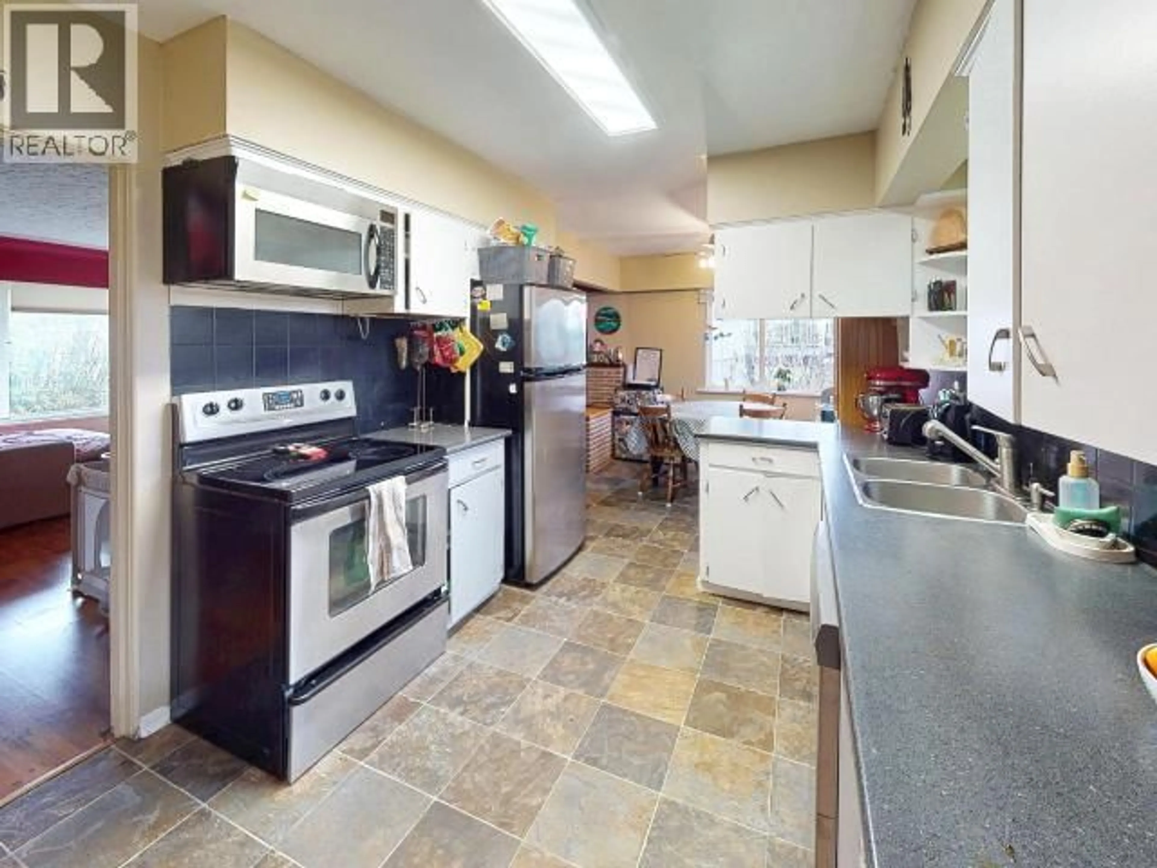 Unknown for 3361 JOYCE AVE, Powell River British Columbia