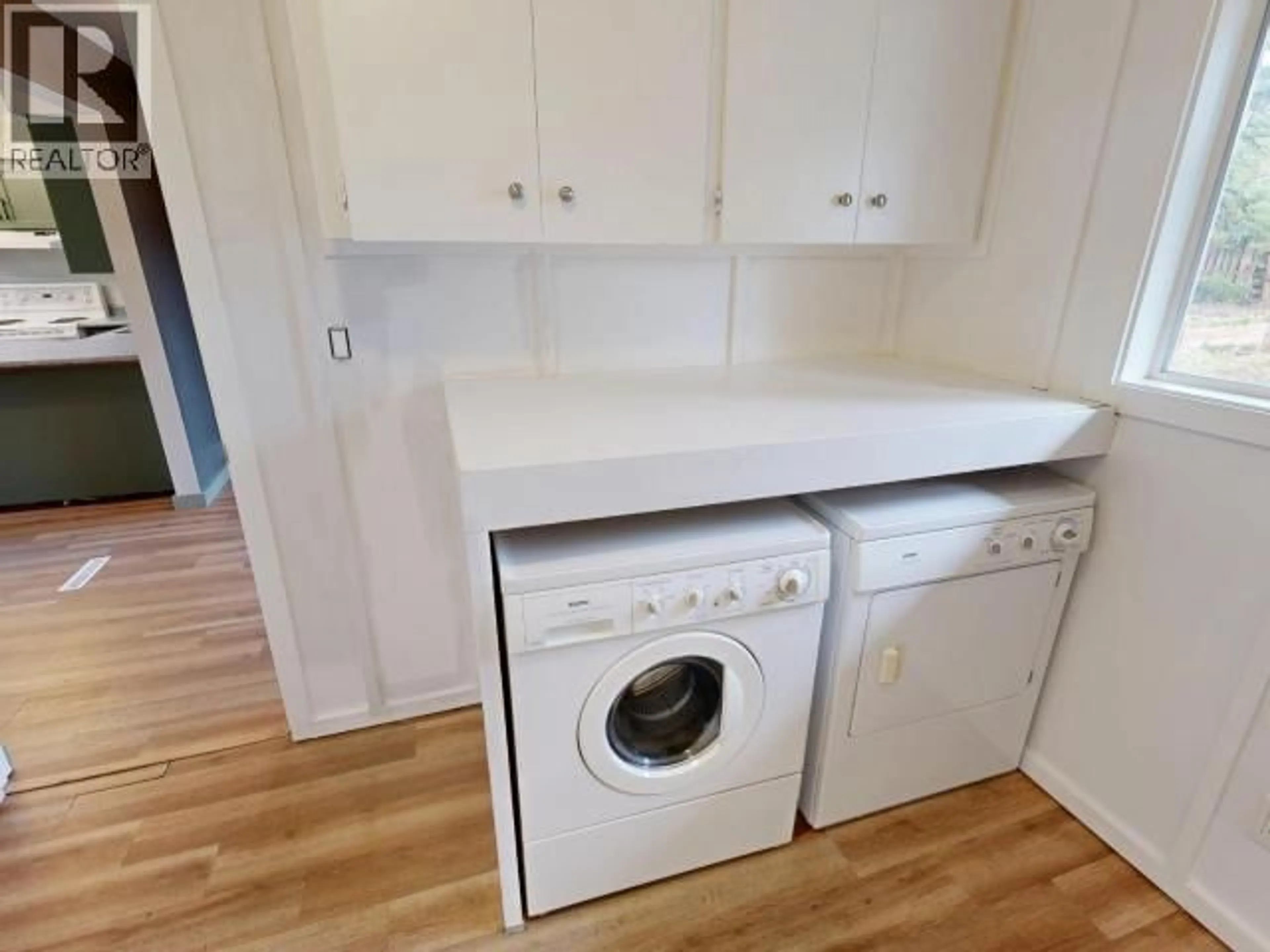 Laundry room for 3378 JOYCE AVE, Powell River British Columbia V8A2Y1