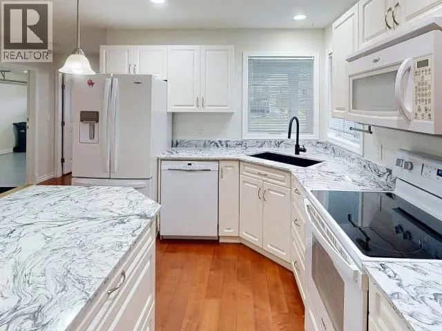 22-4415 MANSON AVE, Powell River 3
