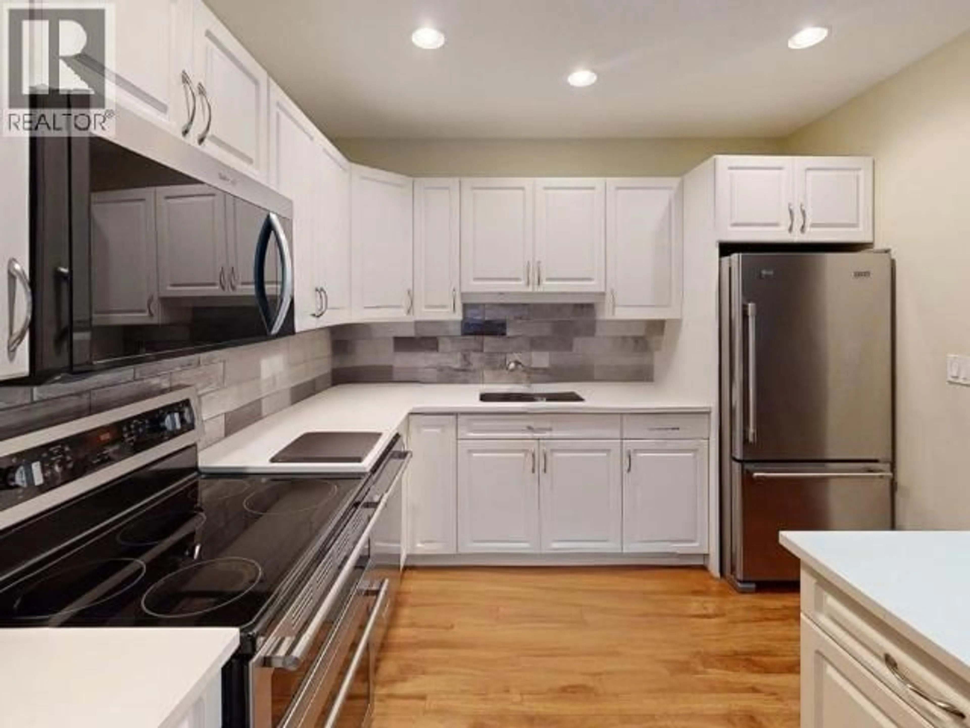 Standard kitchen, unknown for 11 - 4415 MANSON AVE, Powell River British Columbia V8A0A5