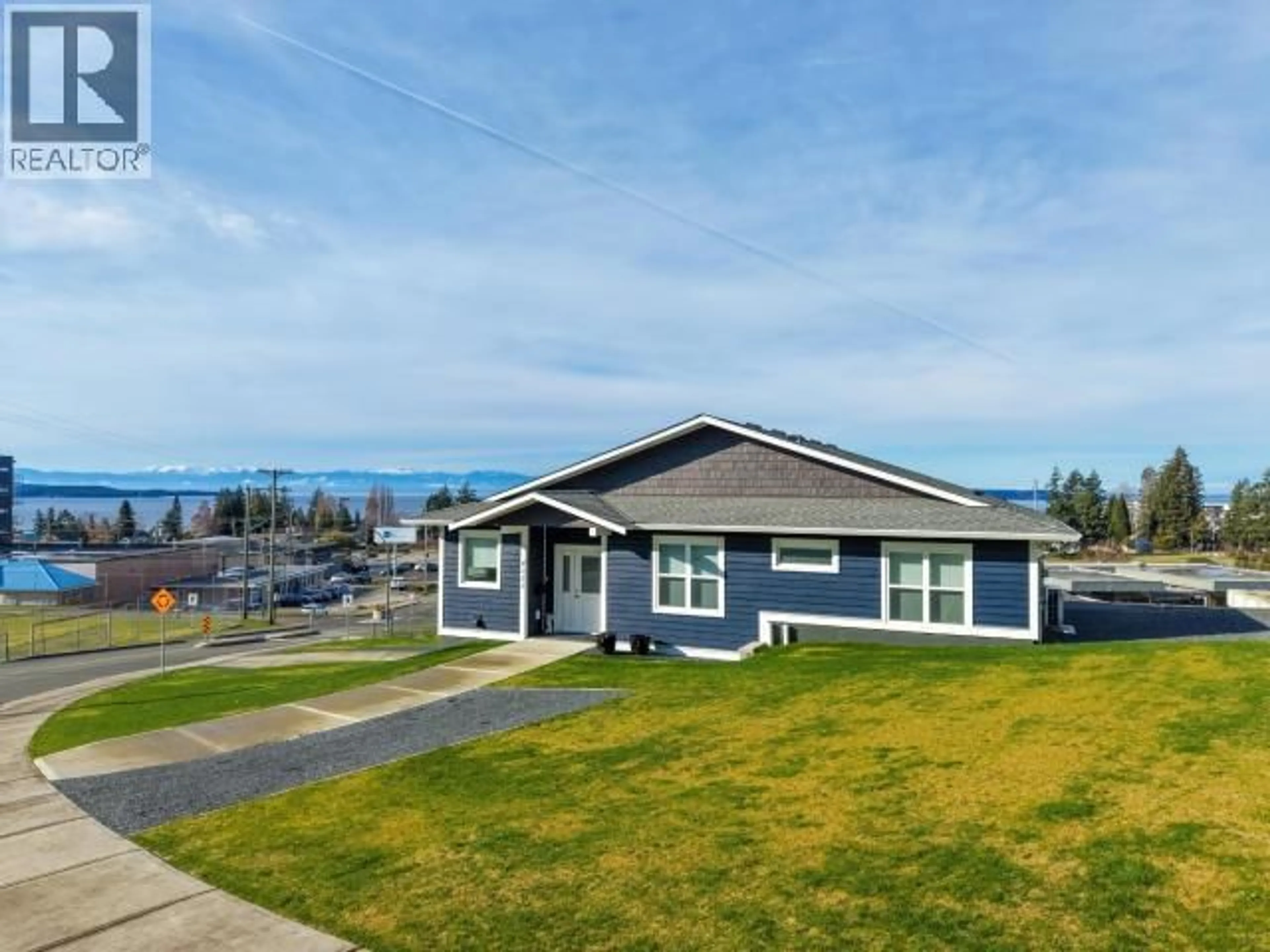 Home with vinyl exterior material, water/lake/river/ocean view for 4351 QUEBEC AVE, Powell River British Columbia